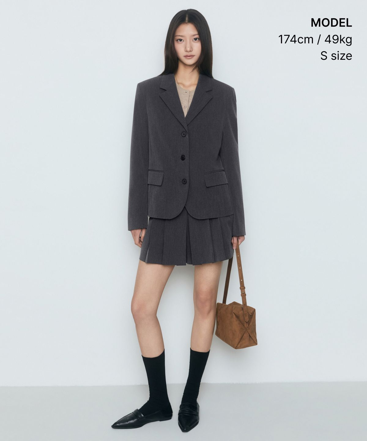 무신사 스탠다드 우먼(MUSINSA STANDARD WOMAN) 우먼즈 레귤러 핏 3버튼 블레이저 [미디엄 그레이]