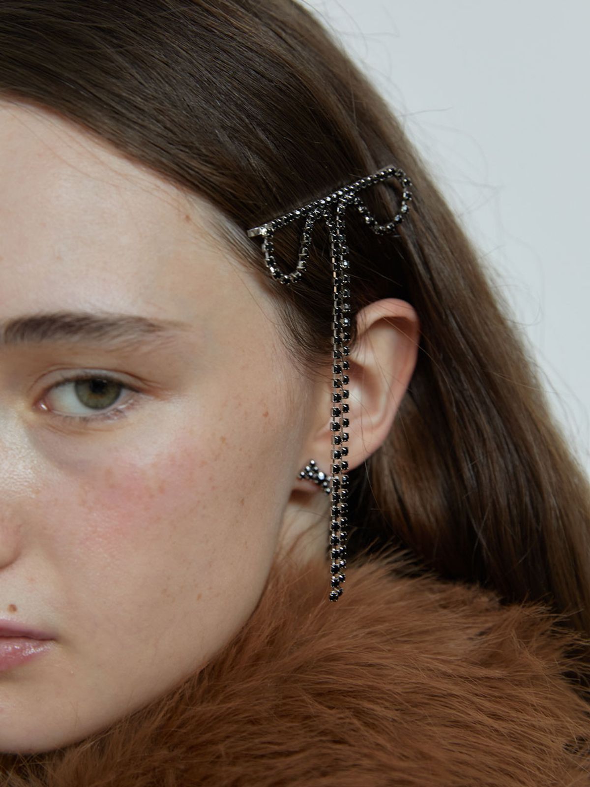 러브미몬스터(LOVE ME MONSTER) Cubic Long Ribbon Hair Pin (L244MHA010)