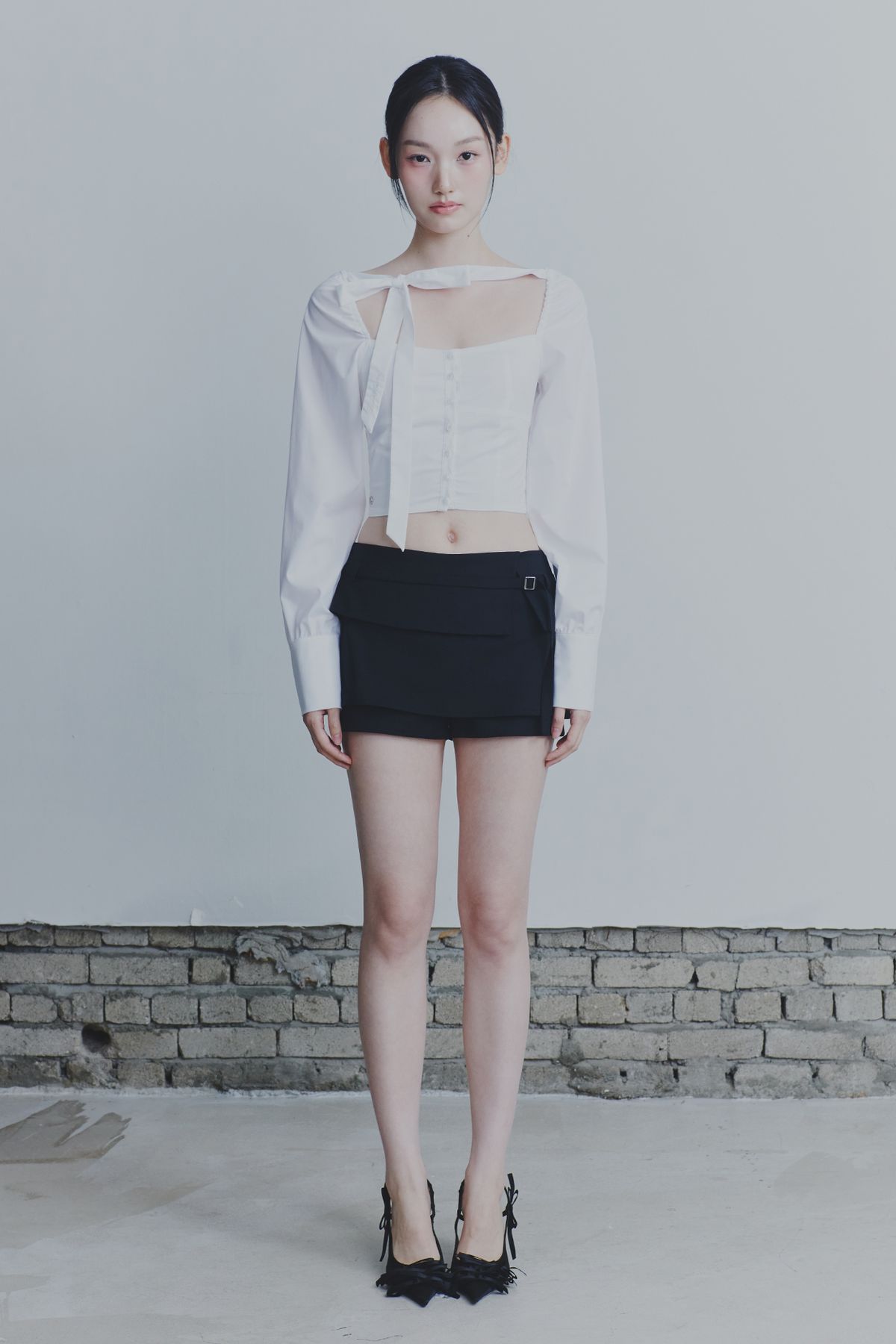 페인오어플레져(PAINORPLEASURE) BIANCA SQUARE NECK BLOUSE white
