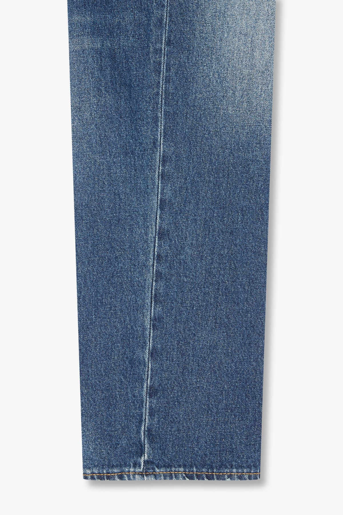 아르마니 익스체인지(ARMANI EXCHANGE) 남성 백 로고 레더 패치 데님 팬츠_블루 A414340006