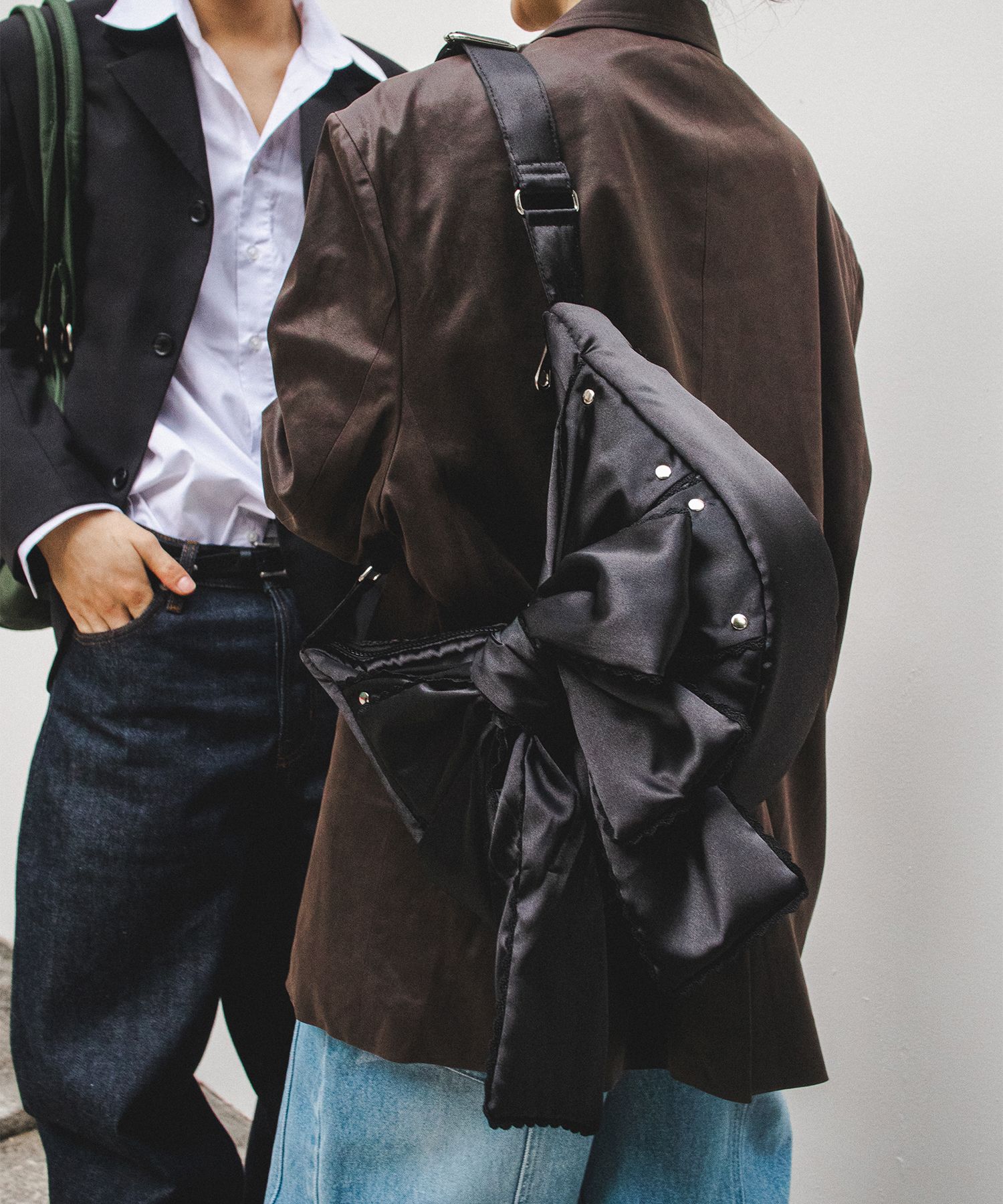 MUSINSA | IUGAMAKARAS Laced Ribbon Shoulder Bag (Black)