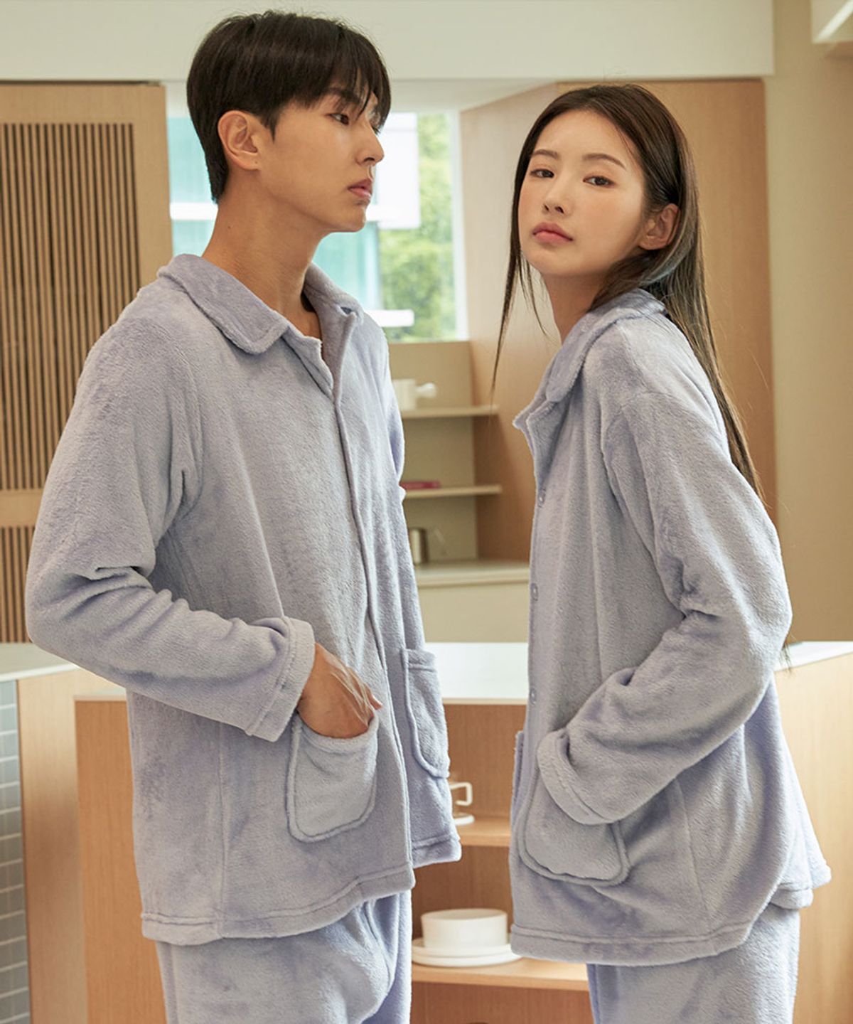 도씨(DOSSY) [2PACK] 플러피 솔리드 윈터 긴팔 카라 커플 잠옷세트