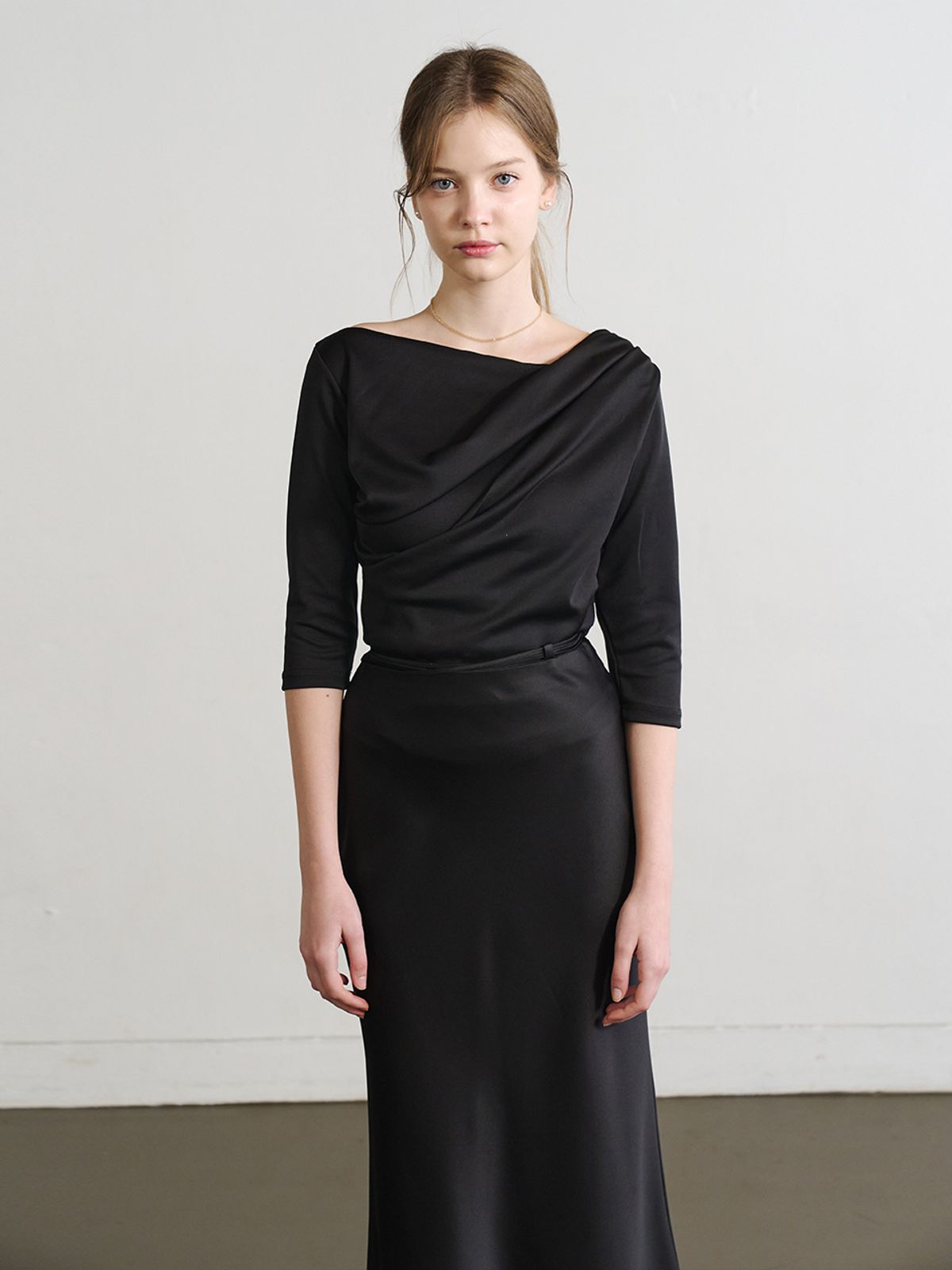 로트르드민(LAUTREDE MIN) Lautre draped Black T shirts