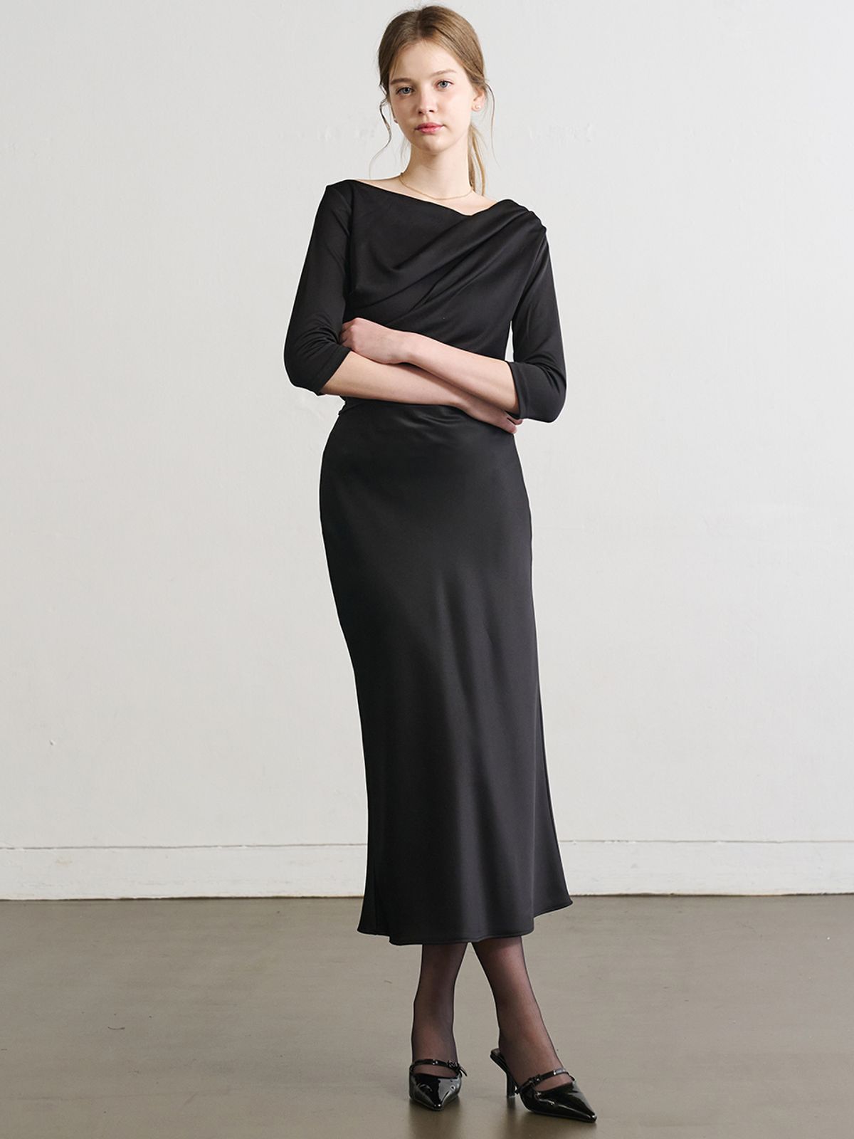 로트르드민(LAUTREDE MIN) Lautre draped Black T shirts