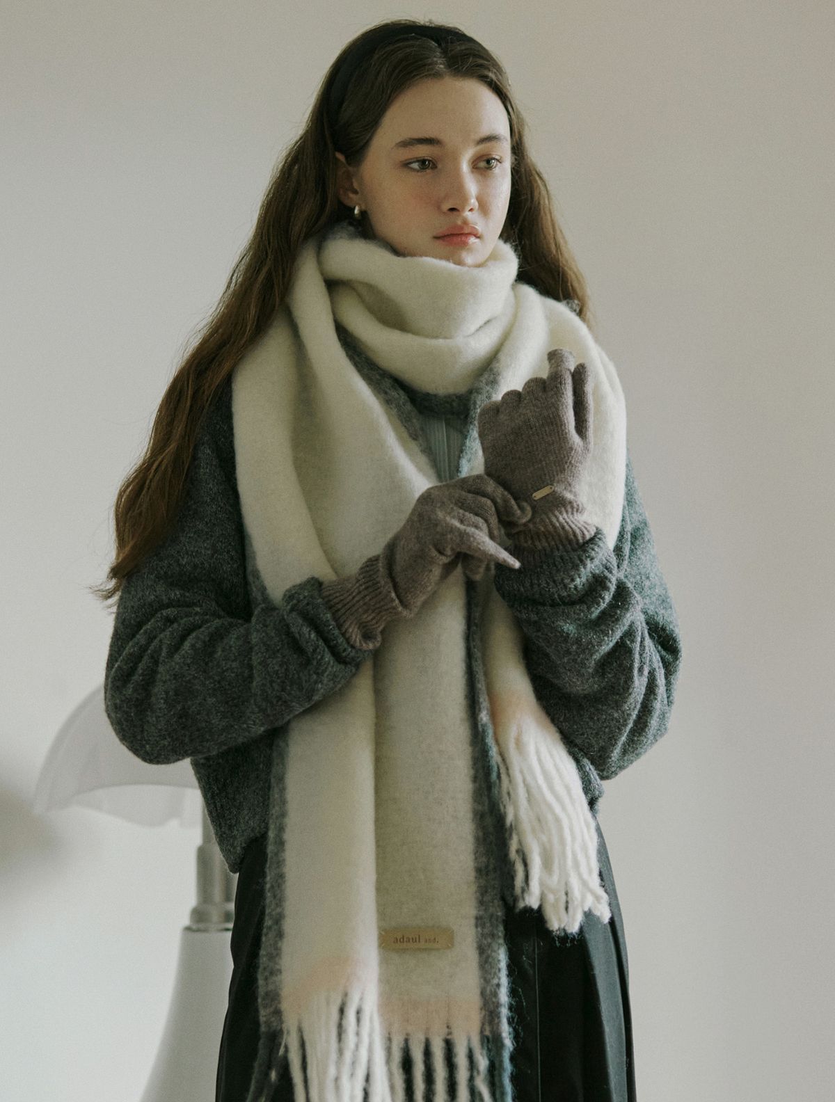 어다울(ADAUL) Side line multi hairy long muffler - 2color