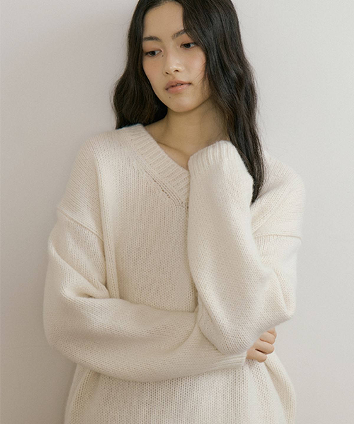 링서울(LINGSEOUL) baby alpaca V-neck kint top-ivory