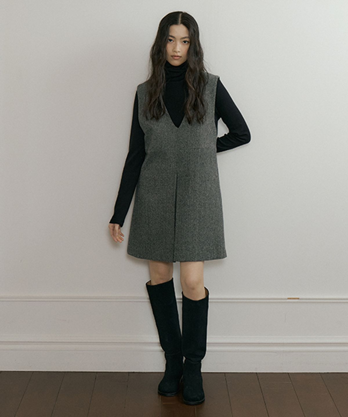 링서울(LINGSEOUL) v-neck sleeveless dress-charcoal