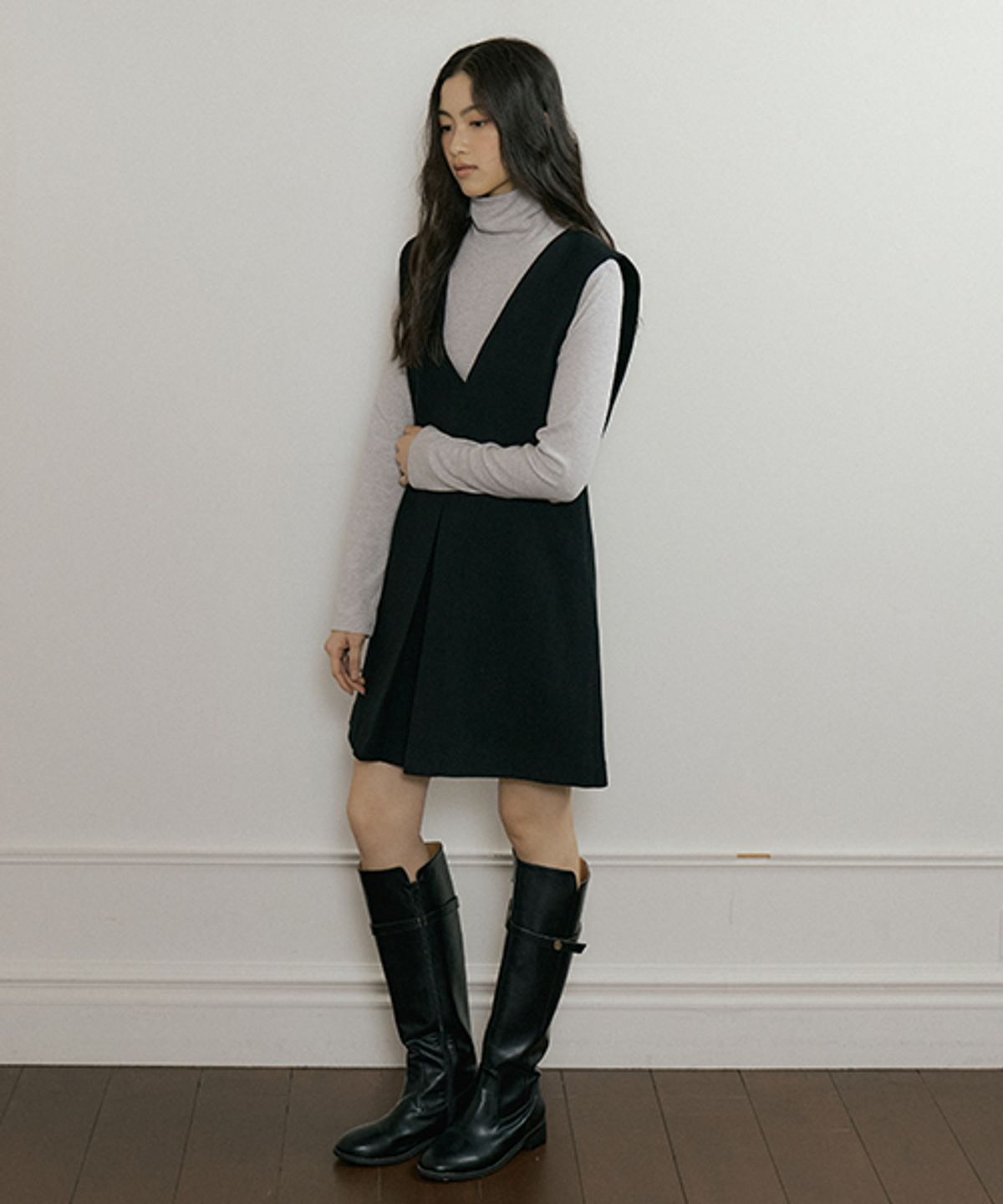 링서울(LINGSEOUL) v-neck sleeveless dress-black