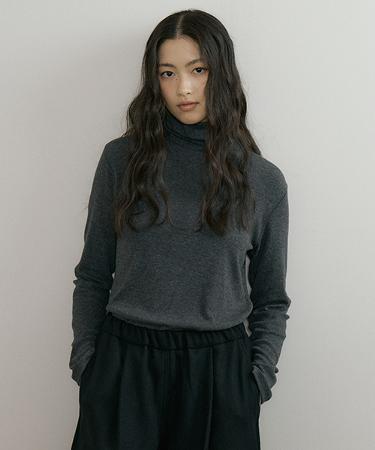 링서울(LINGSEOUL) angora turtleneck top-charcoal