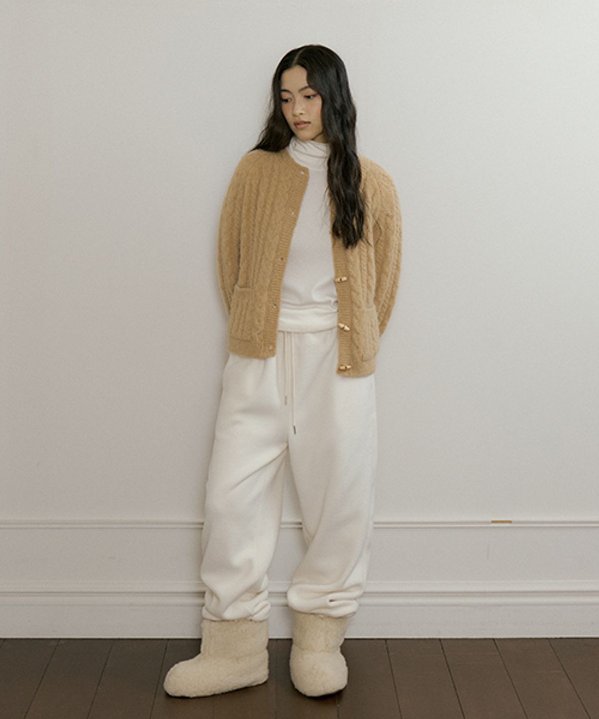 링서울(LINGSEOUL) fleece jogger pants-ivory