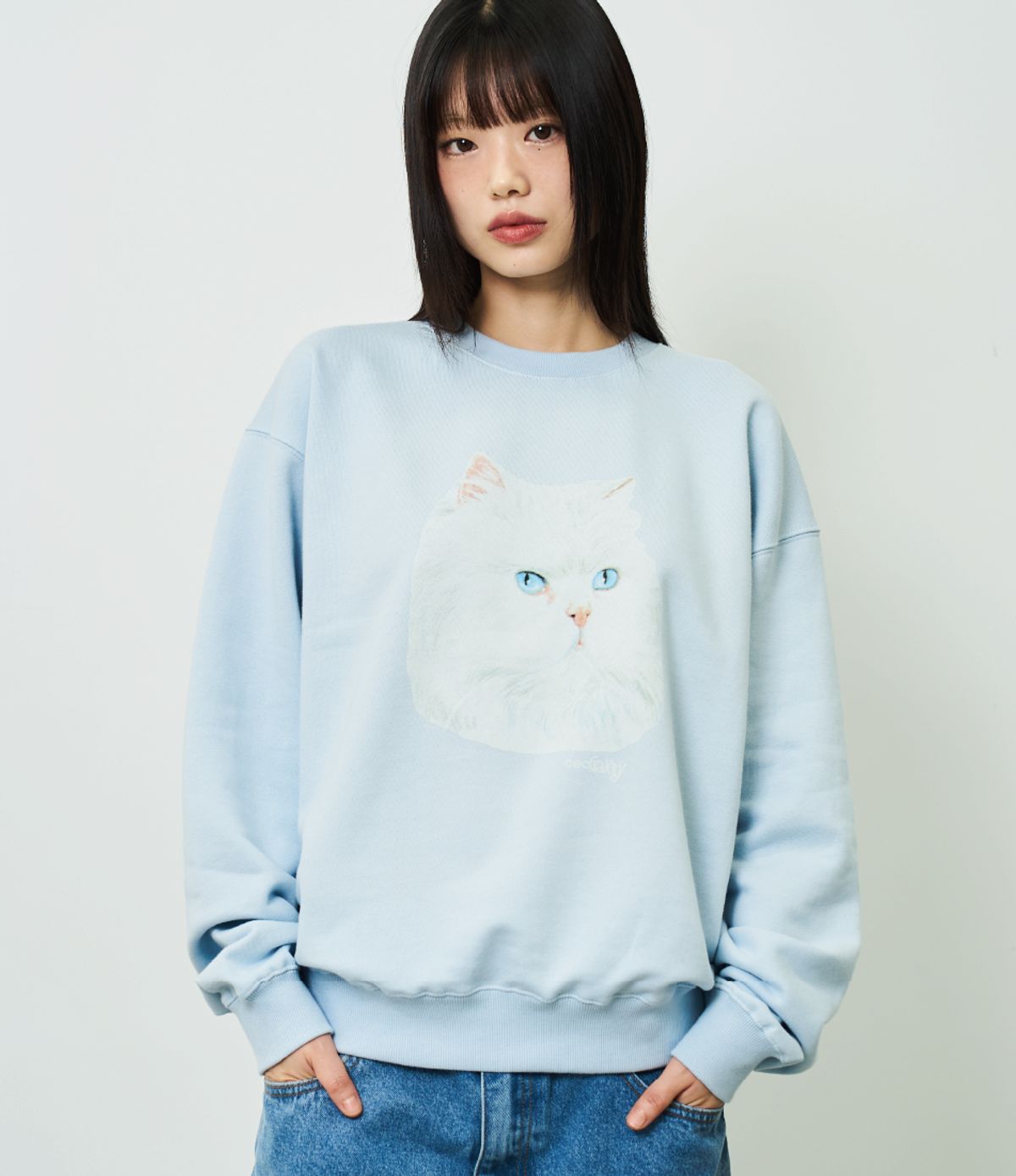 챈스챈스(CHANCECHANCE) CAT PRINTED SWEATSHIRT(SKY BLUE/기모)
