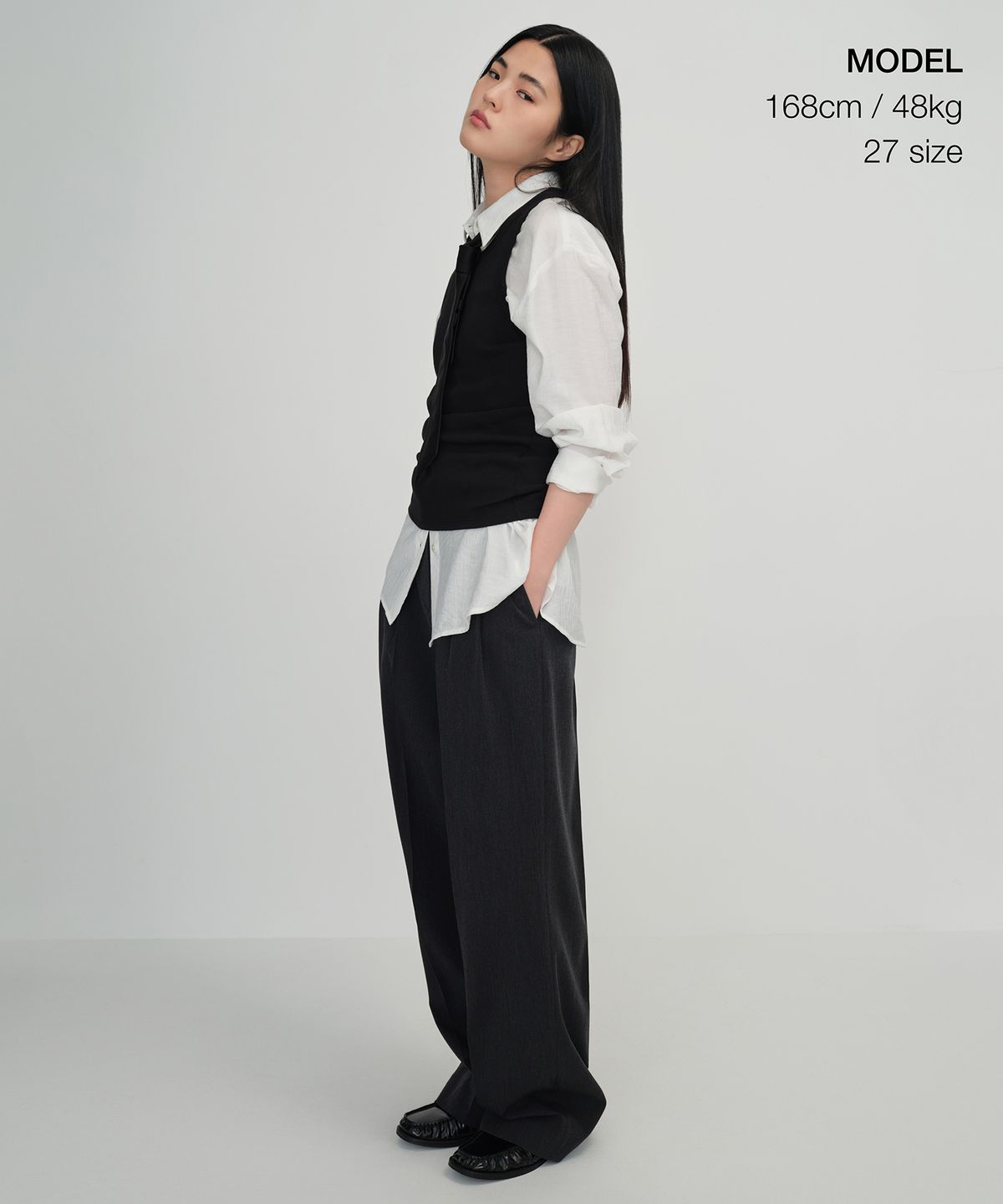 무신사 스탠다드 우먼(MUSINSA STANDARD WOMAN) 우먼즈 하이 웨이스트 와이드 히든 밴딩 슬랙스 [차콜 그레이]