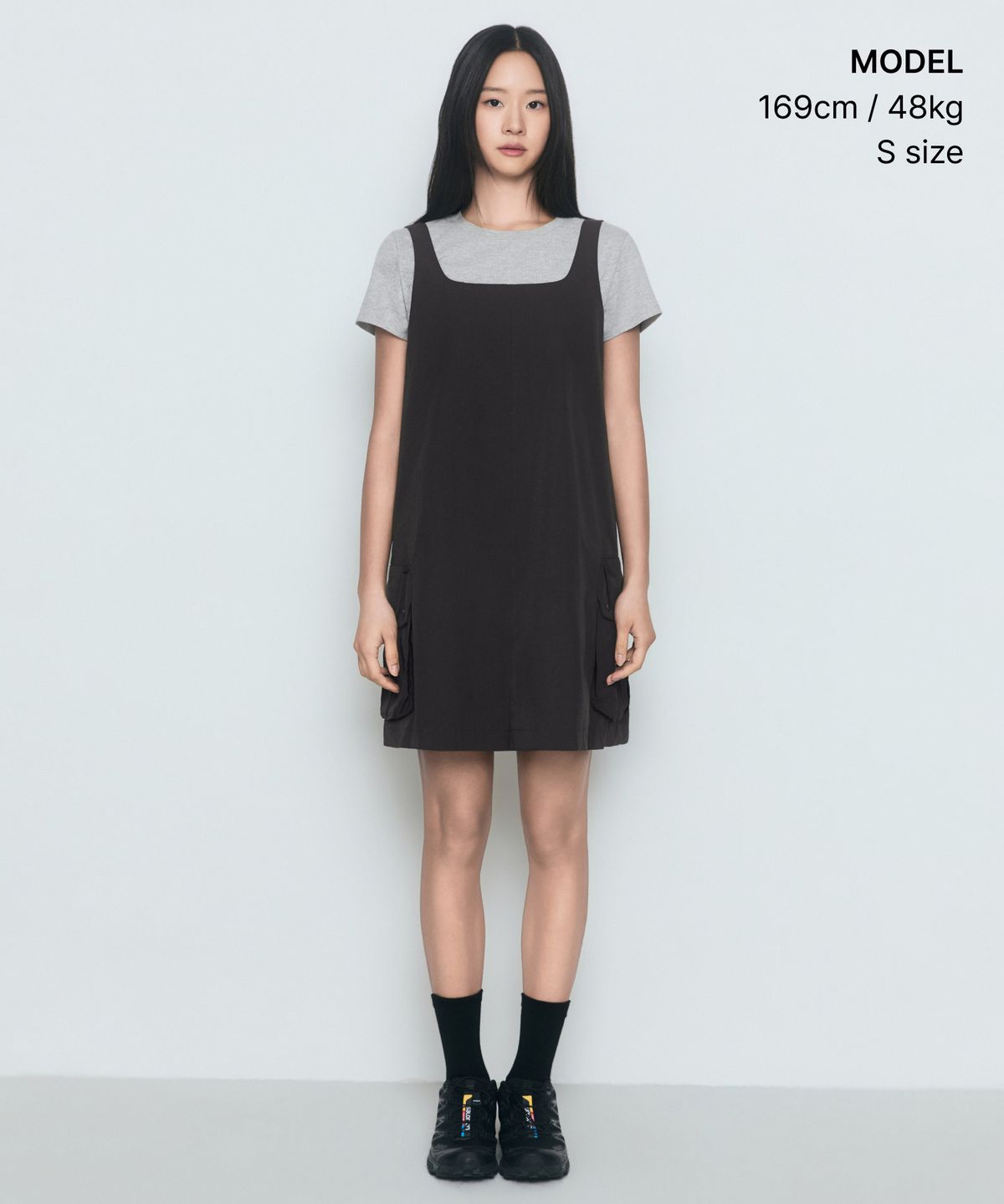 무신사 스탠다드 우먼(MUSINSA STANDARD WOMAN) 우먼즈 나일론 카고 미니 드레스 [건메탈]