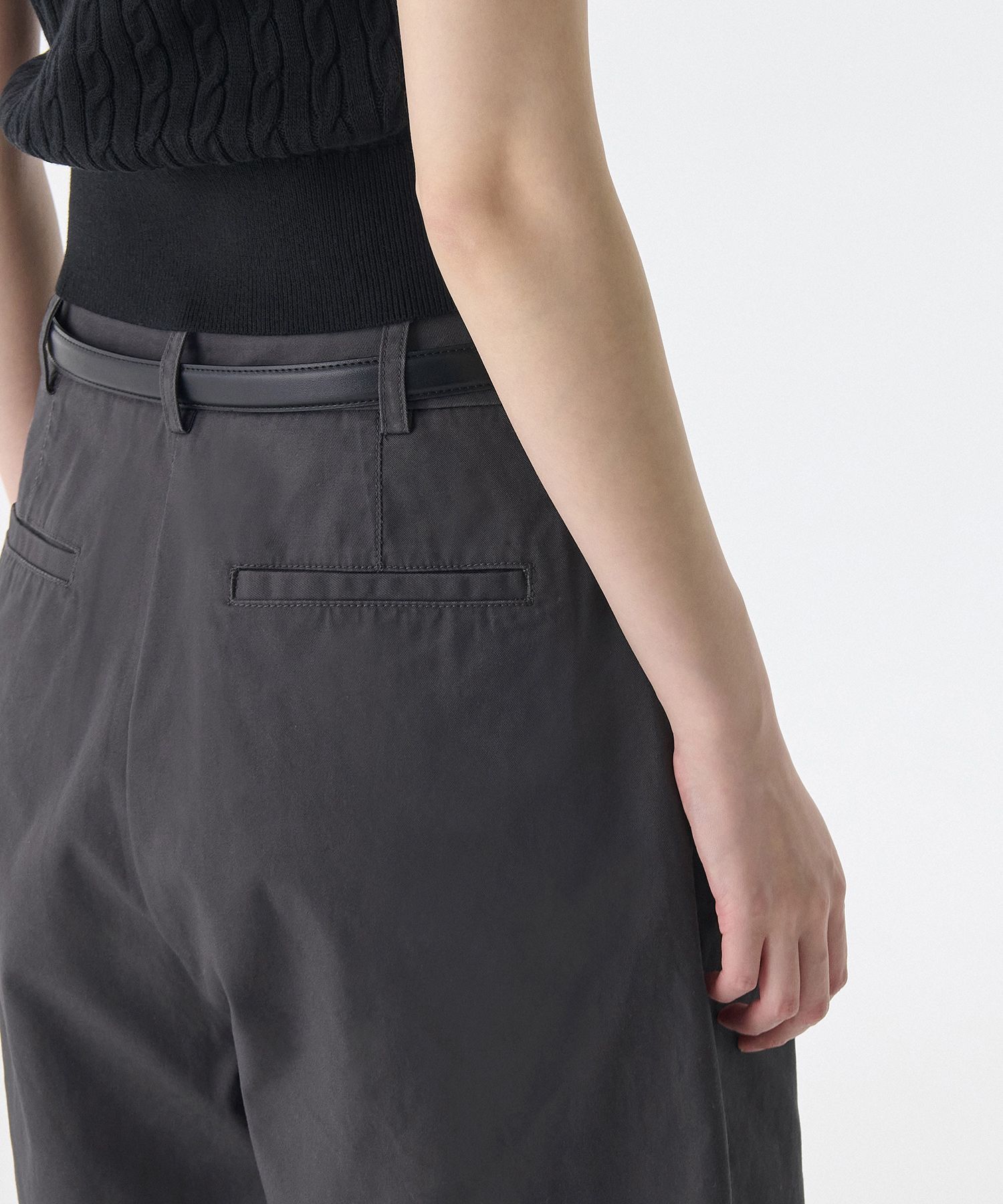 ★MUSINSA STANDARD★ One Tuck Cargo Bermuda Pants Dark Gray MUSINSA | MUSINSA STANDARD One Tuck Cargo Bermuda Pants