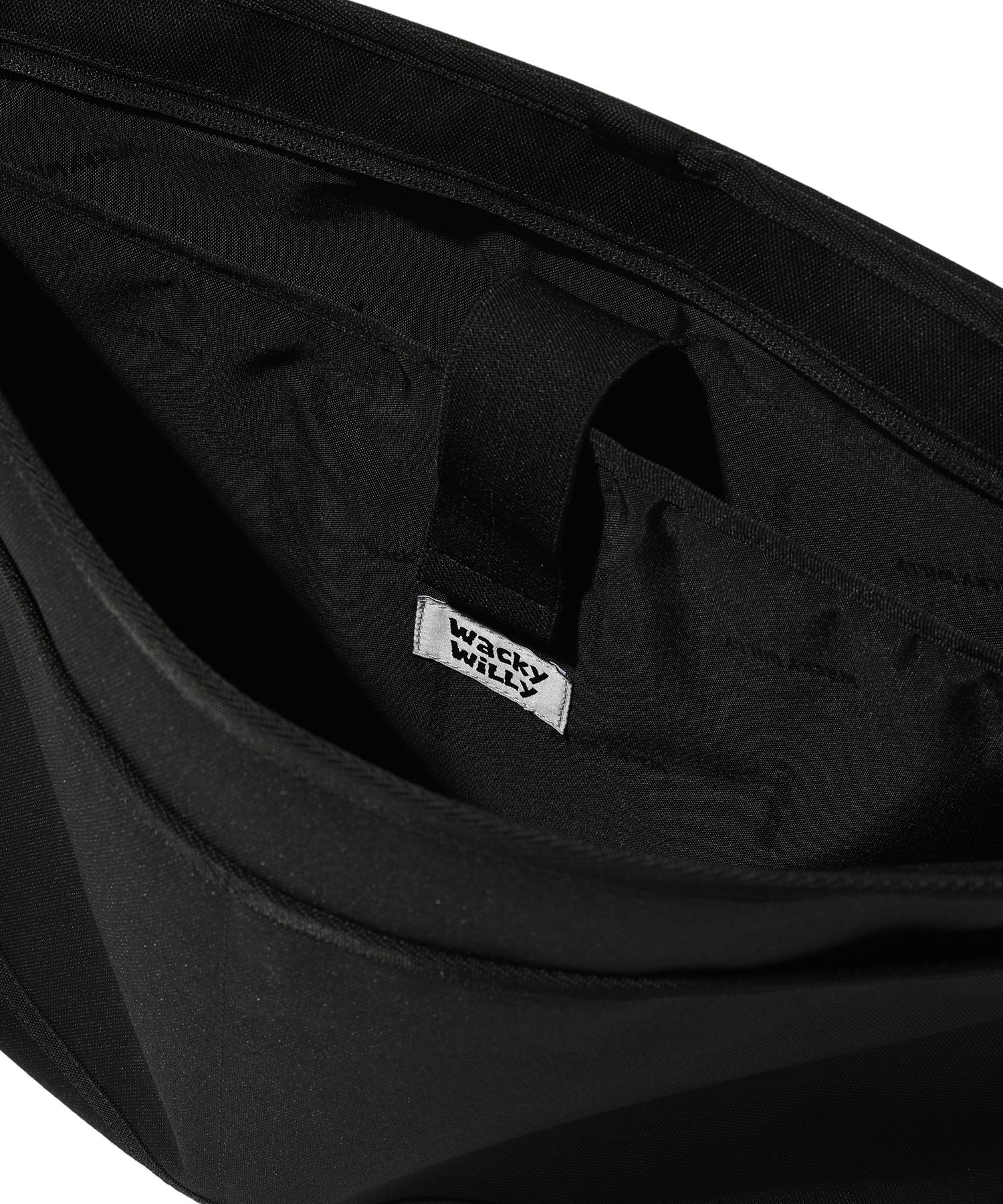 【Wacky WiLLy ワッキーウィリー】Mesh String Messenger Bag MUSINSA | WACKY WILLY [25SS] Mesh String Messenger Bag Black