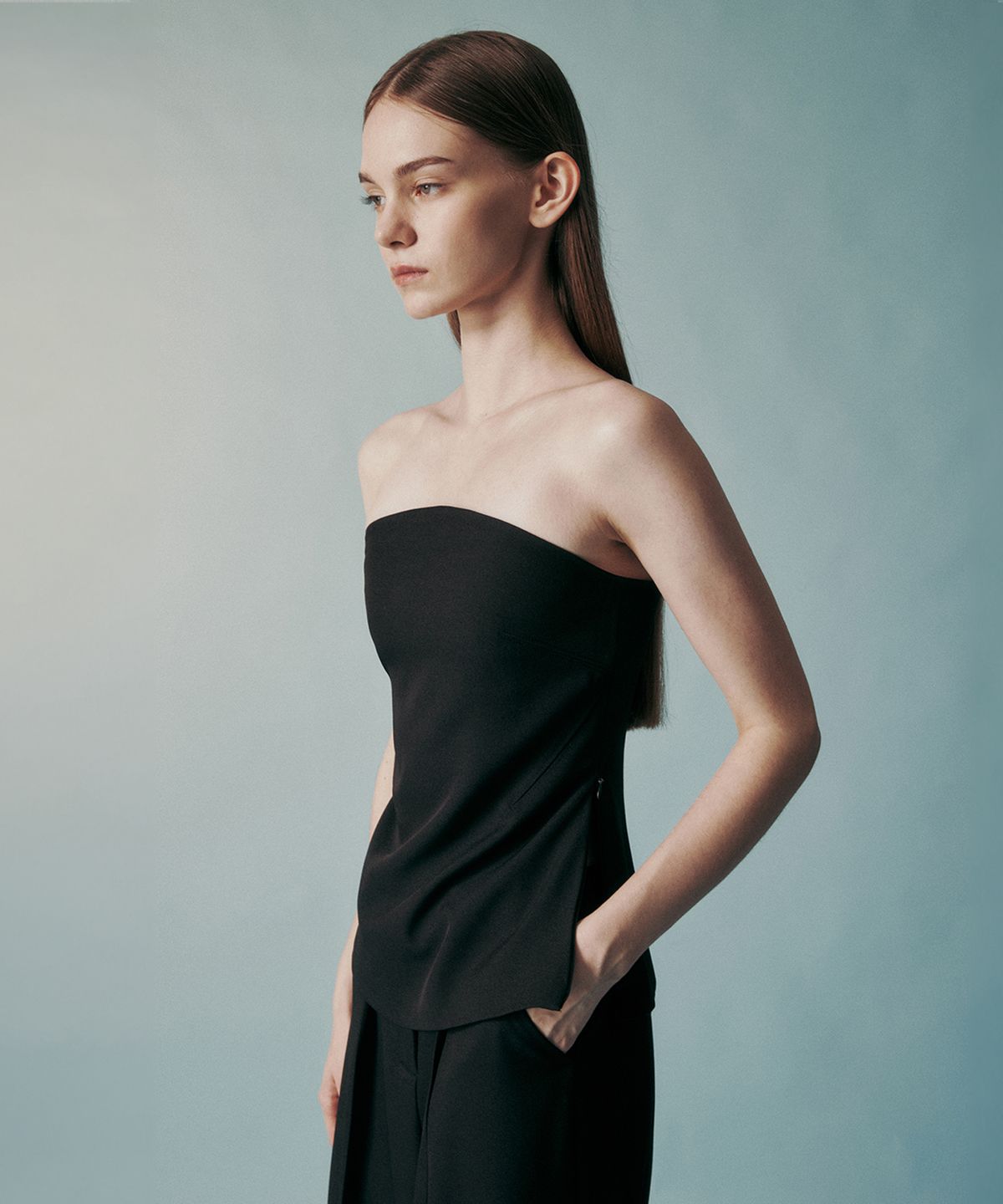 리이(RE RHEE) STRAPLESS TUBE TOP BLACK