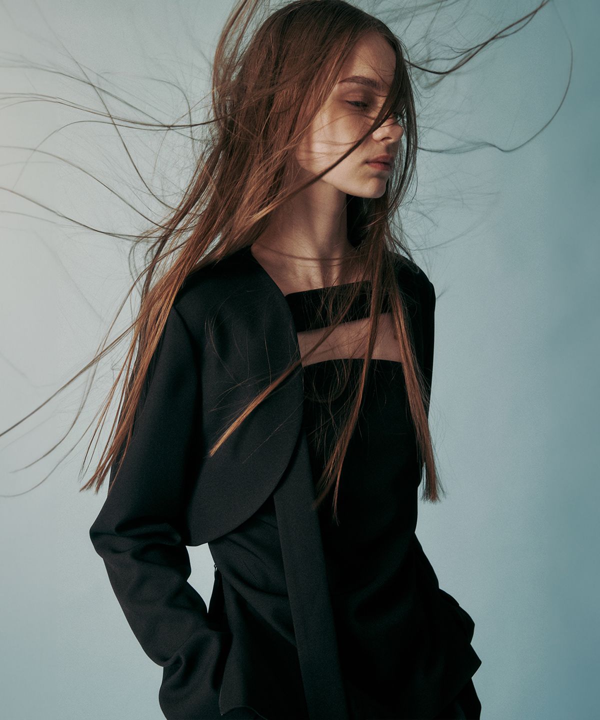 리이(RE RHEE) BOLERO CROPPED JACKET BLACK
