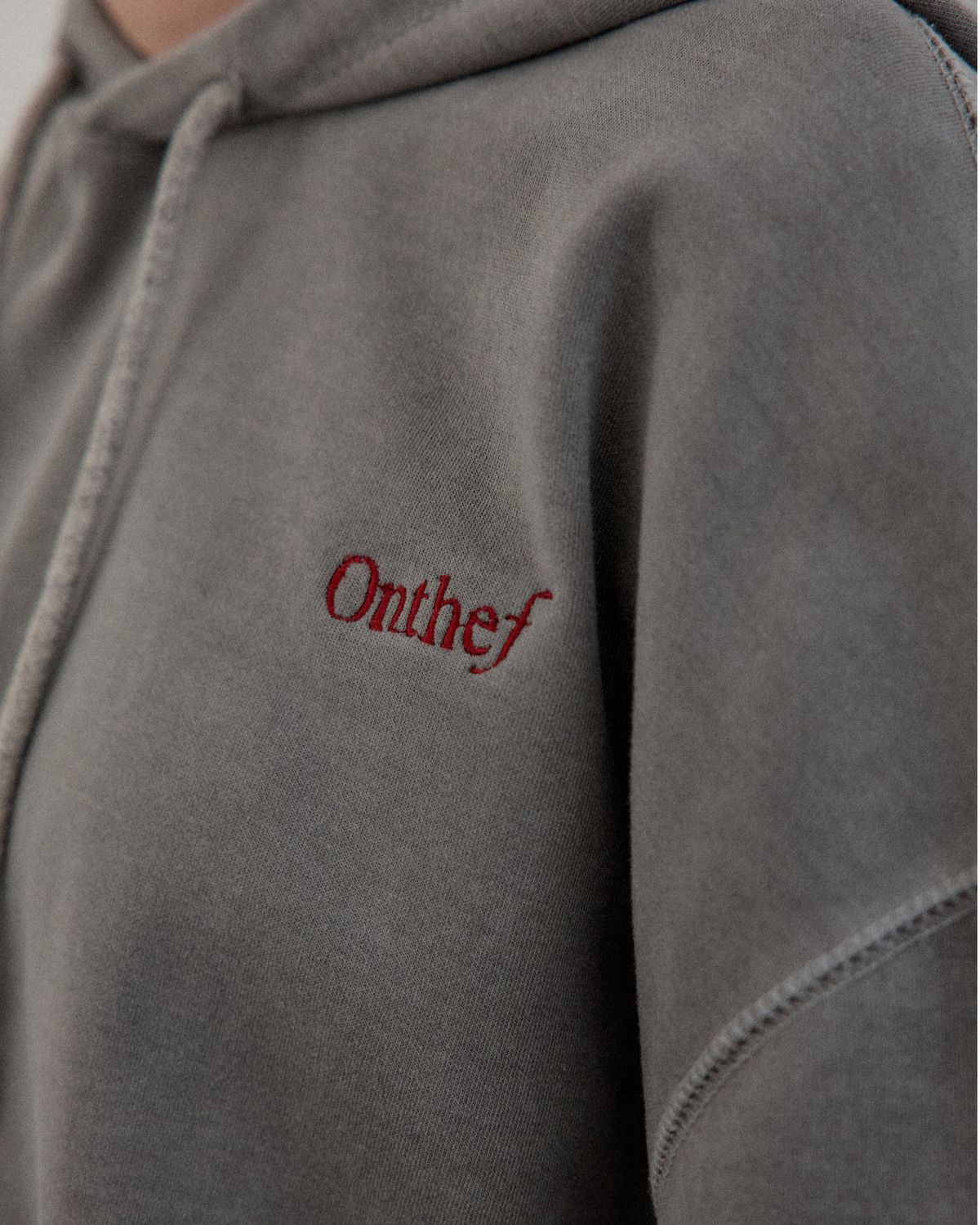 온더프(ONTHEF) 에보핏 후드티셔츠