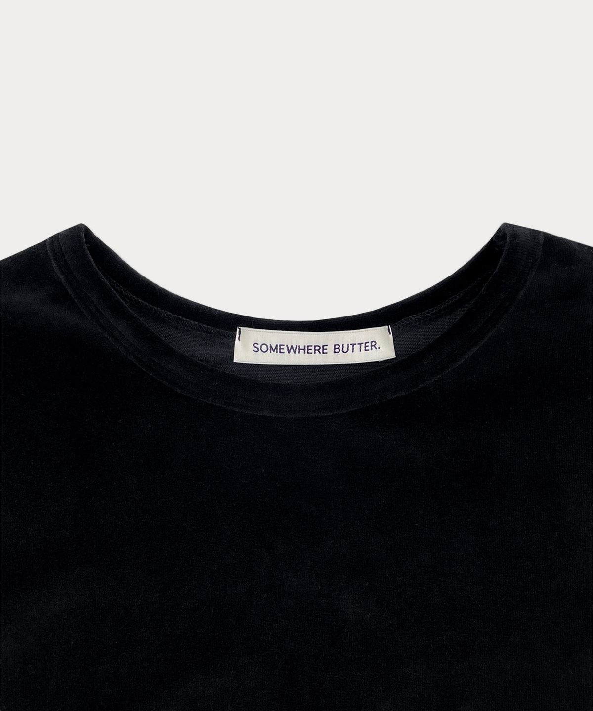 썸웨어버터(SOMEWHEREBUTTER) Velour Lettering Top - Black