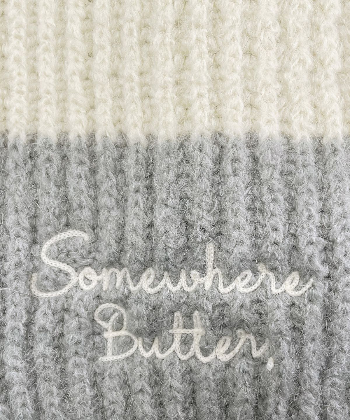 썸웨어버터(SOMEWHEREBUTTER) Letter Stripe Muffler - 3Color