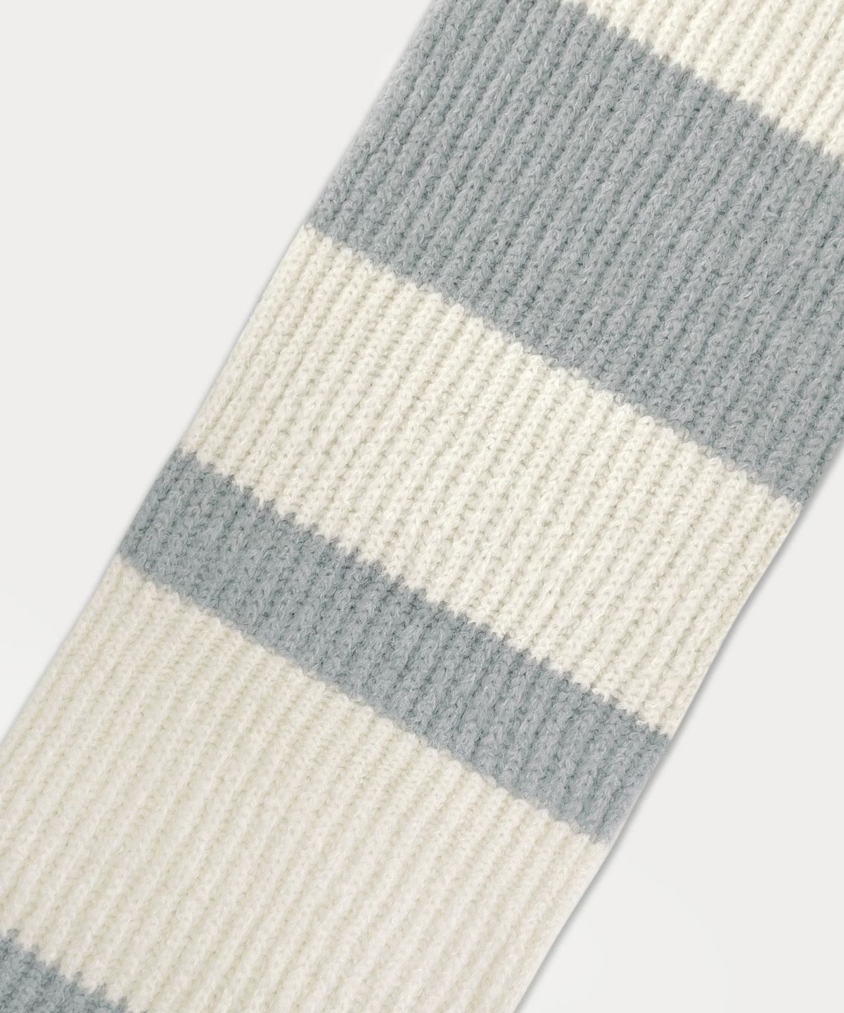 썸웨어버터(SOMEWHEREBUTTER) Letter Stripe Muffler - 3Color
