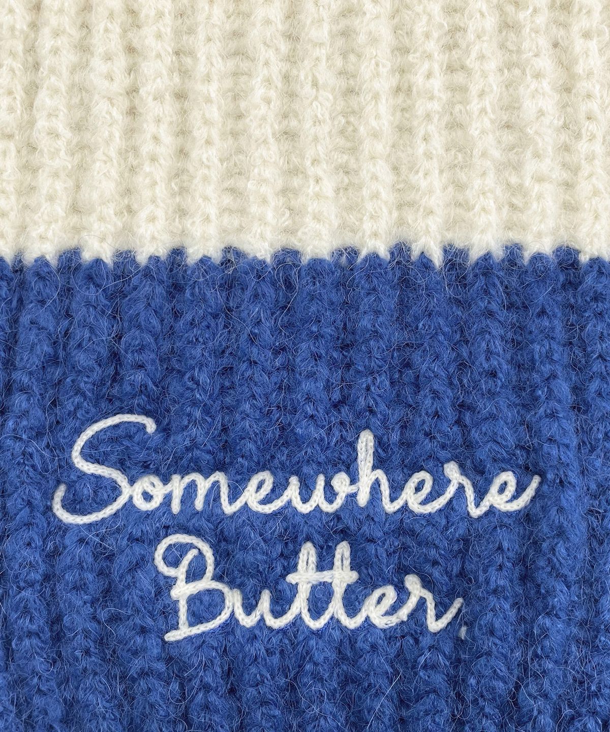 썸웨어버터(SOMEWHEREBUTTER) Letter Stripe Muffler - 3Color