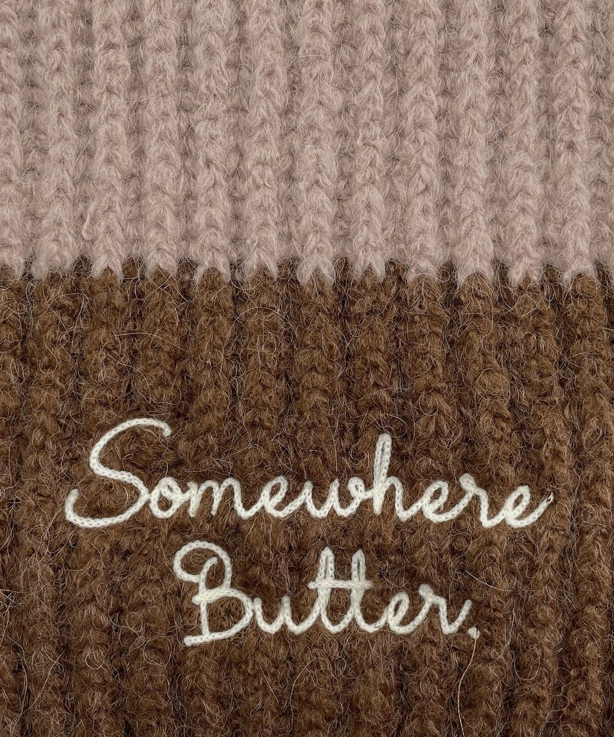 썸웨어버터(SOMEWHEREBUTTER) Letter Stripe Muffler - 3Color