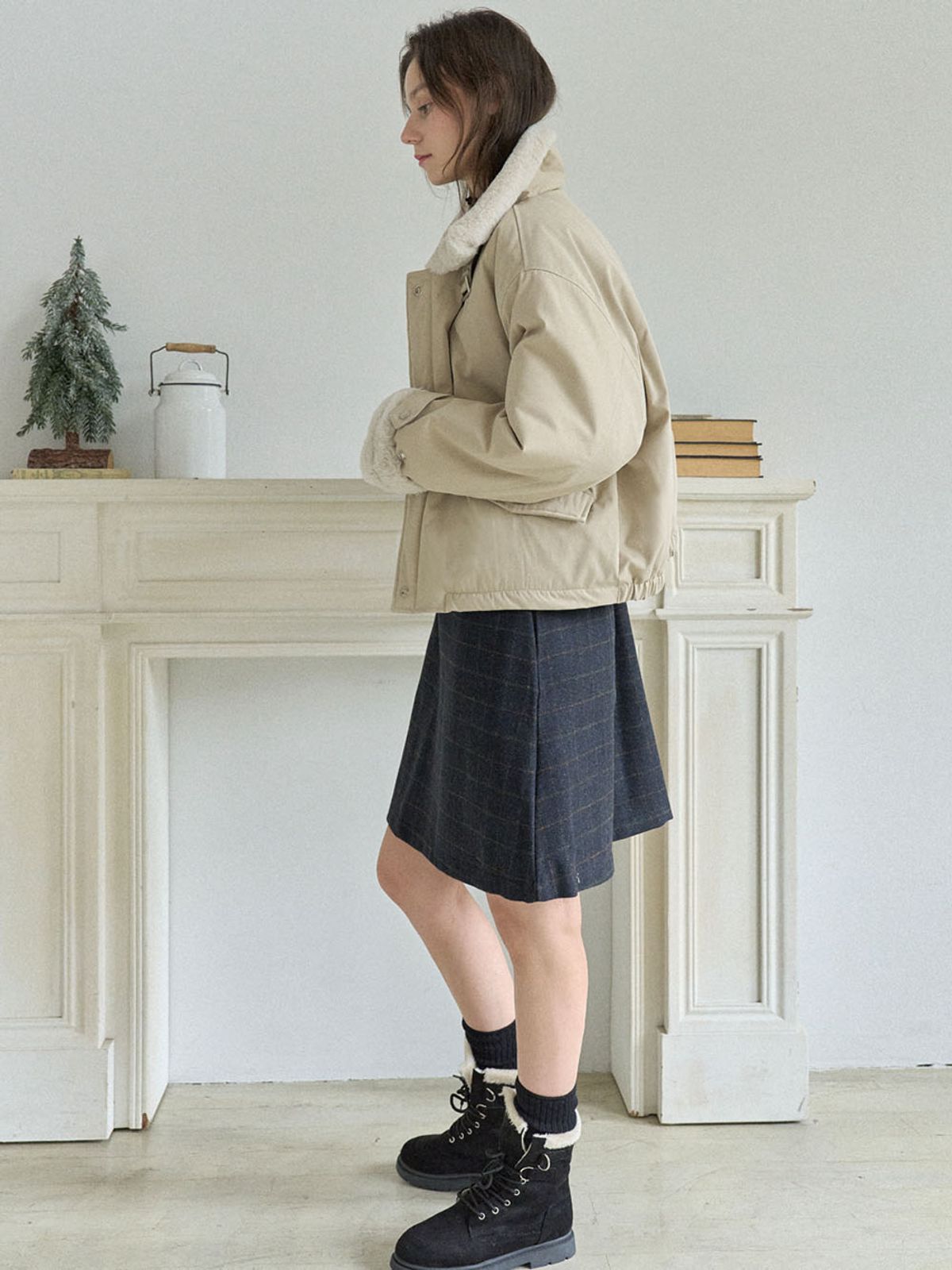 아방(AVANT-G) Modern Fur Short Padding Jumper - BEIGE
