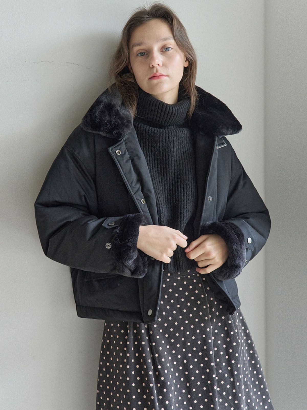 아방(AVANT-G) Modern Fur Short Padding Jumper - BLACK
