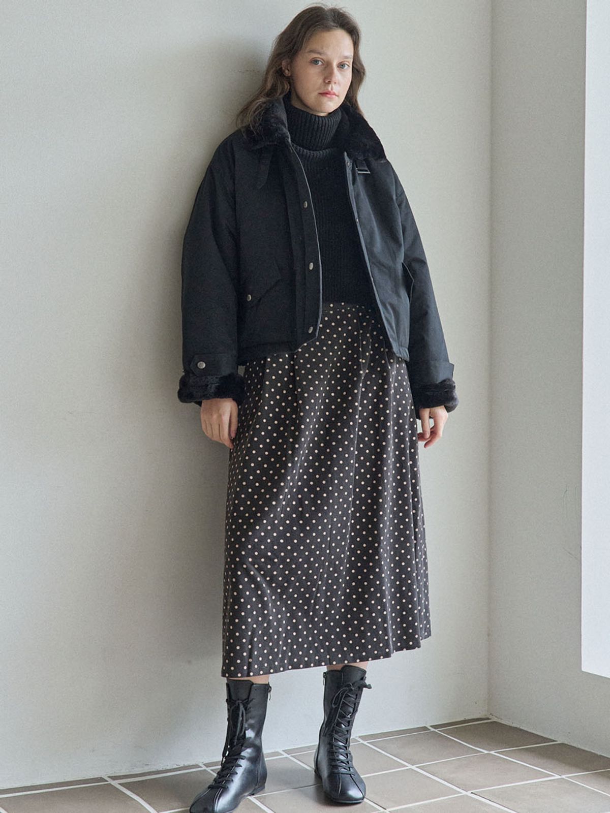 아방(AVANT-G) Modern Fur Short Padding Jumper - BLACK