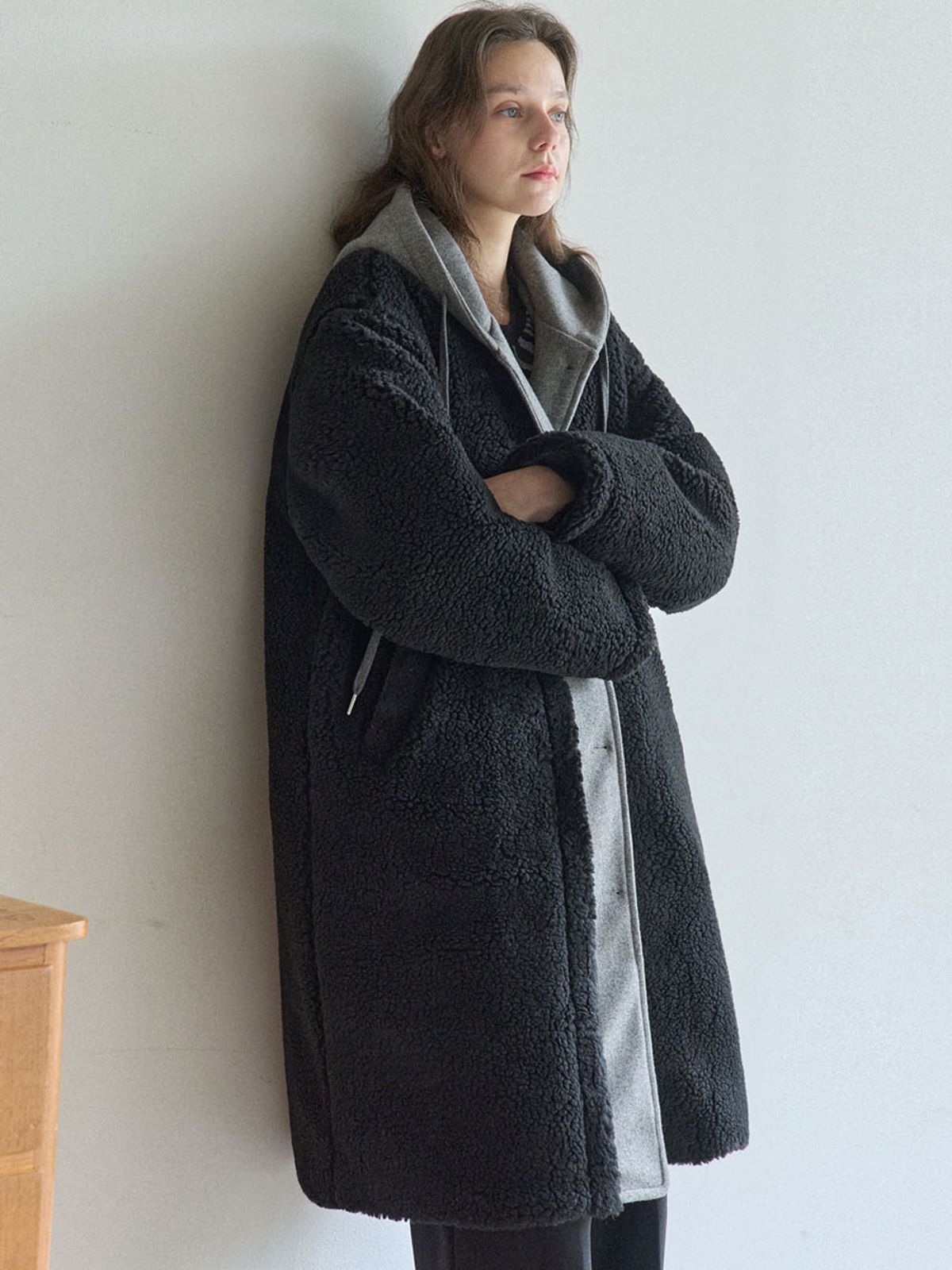아방(AVANT-G) Buckle Padding Hood Long Jumper - BLACK