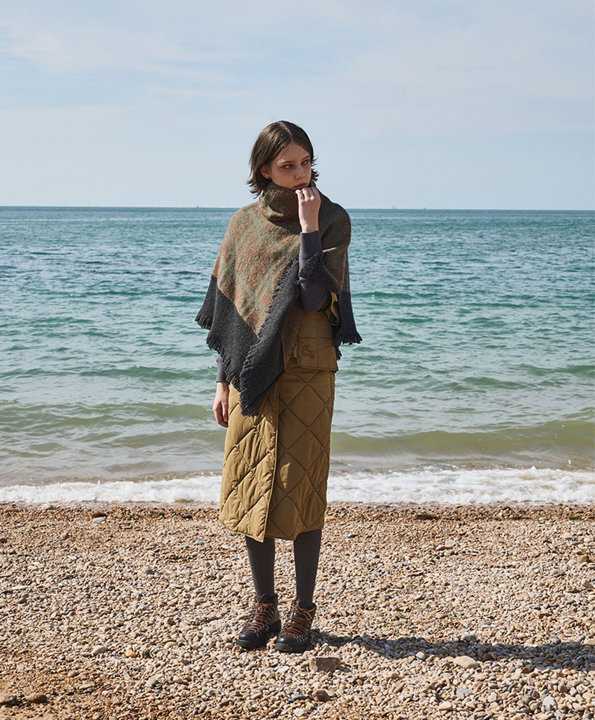 누크피터(NUUKFITTER) UNBALANCE CHECK KNIT SHAWL [BROWN]