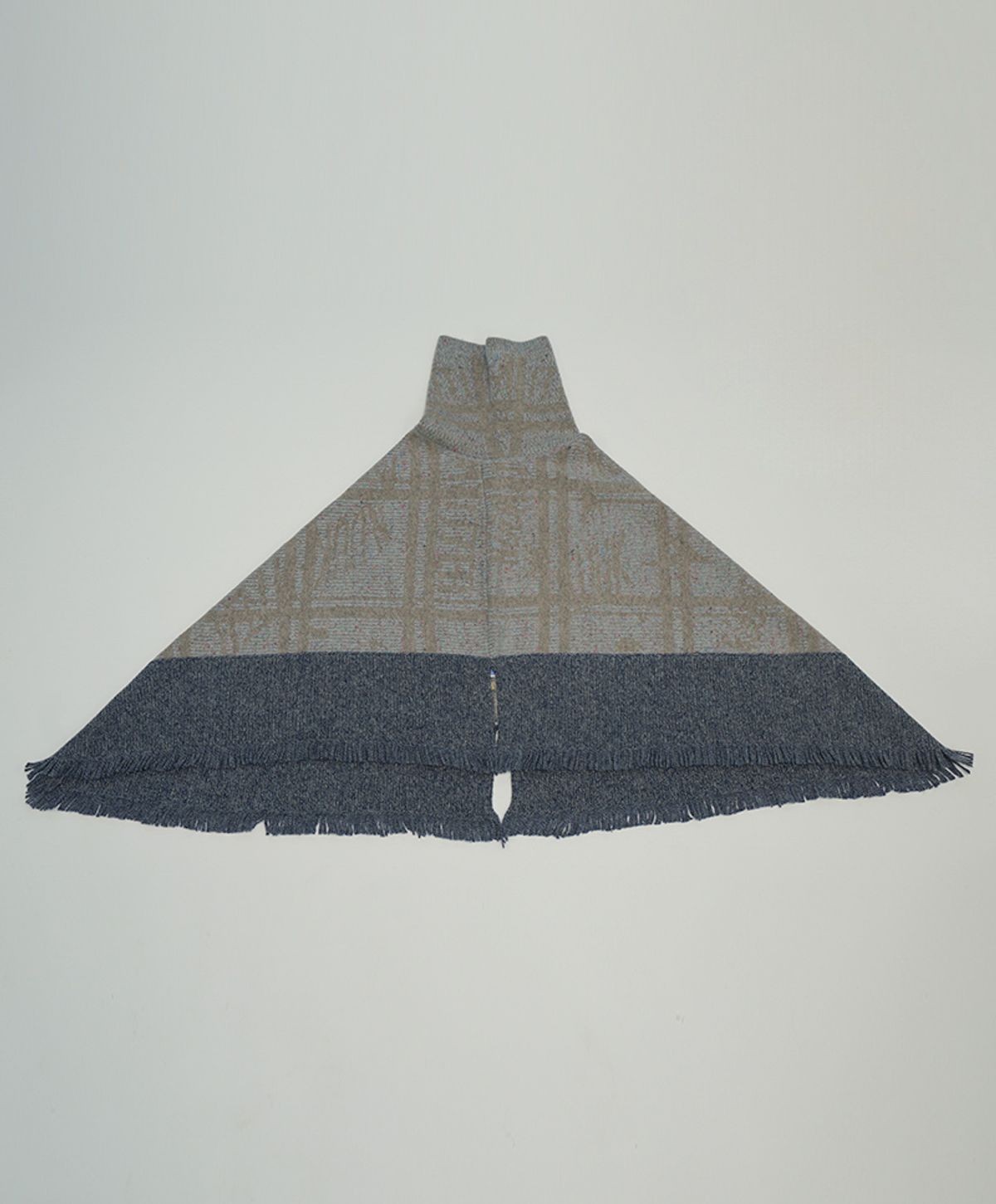 누크피터(NUUKFITTER) UNBALANCE CHECK KNIT SHAWL [BLUE]