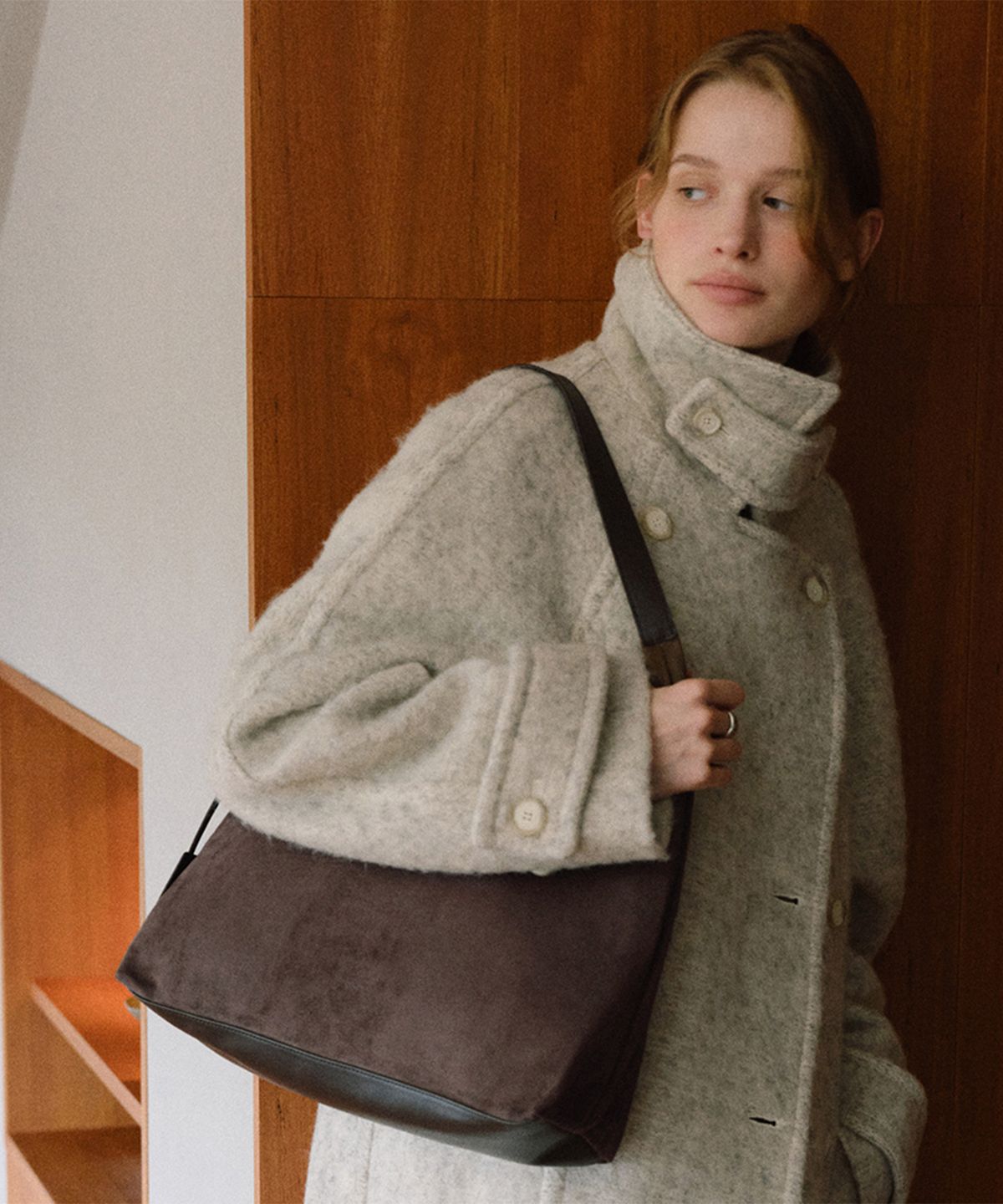 오브히(OVHEE) 플럼 스웨이드 호보백  Flume Suede Hobo Bag (3 colors)