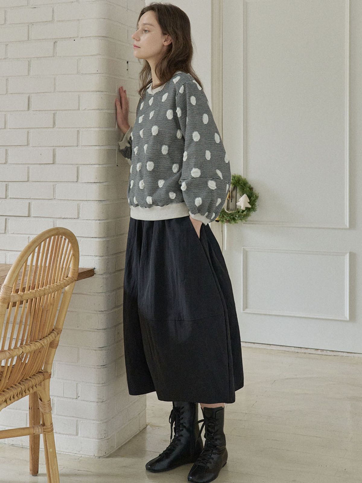 아방(AVANT-G) Dot Jacquard Volume Sleeve Knit - BLACK