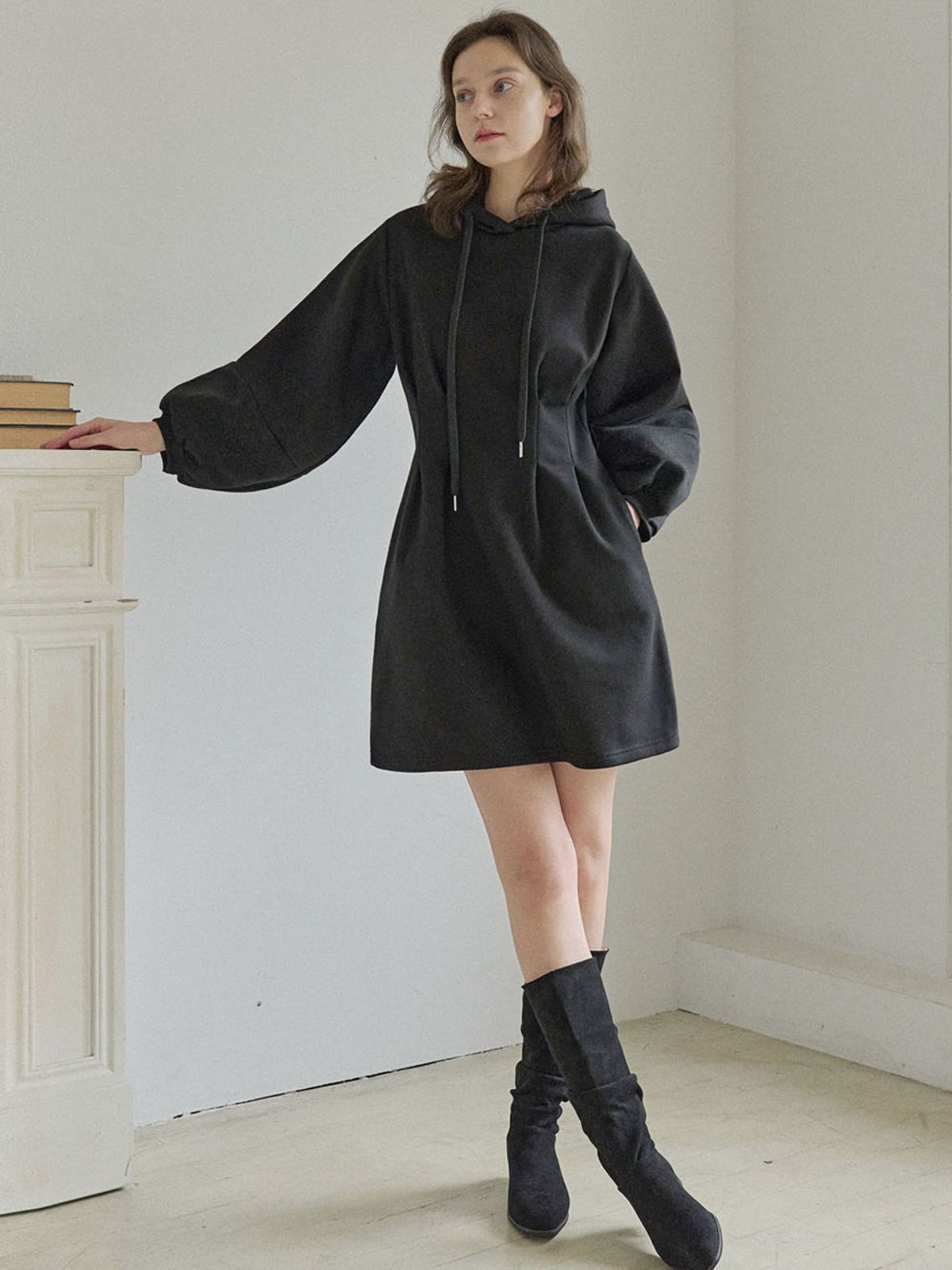 아방(AVANT-G) Hood Fit and Flare Mini Dress - BLACK( 기모)