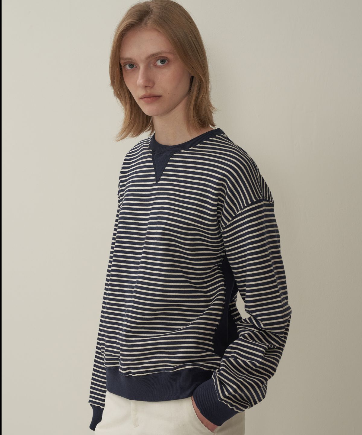 모트(MOTT) 스탠다드 빈티지 스웻셔츠 - Navy-stripe