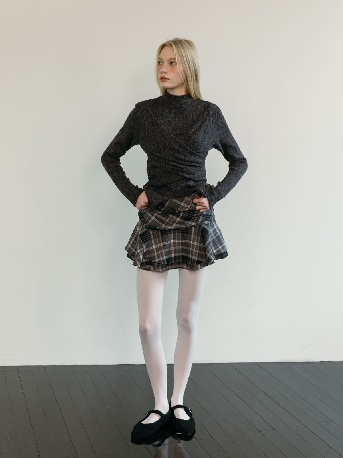 모이페어(MOIFAIRE) CHECK FRILL SKIRT PANTS / BLACK