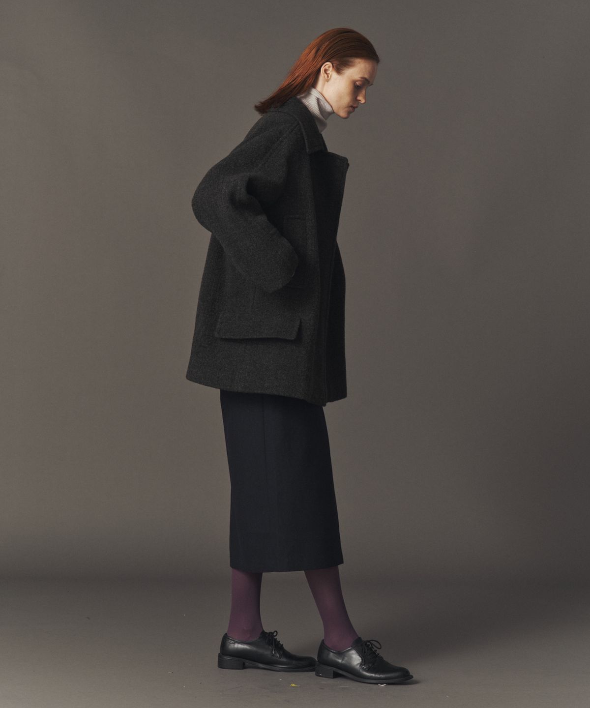 아위(AHWE) WOOL BLEND TUCKED SKIRT_D NAVY