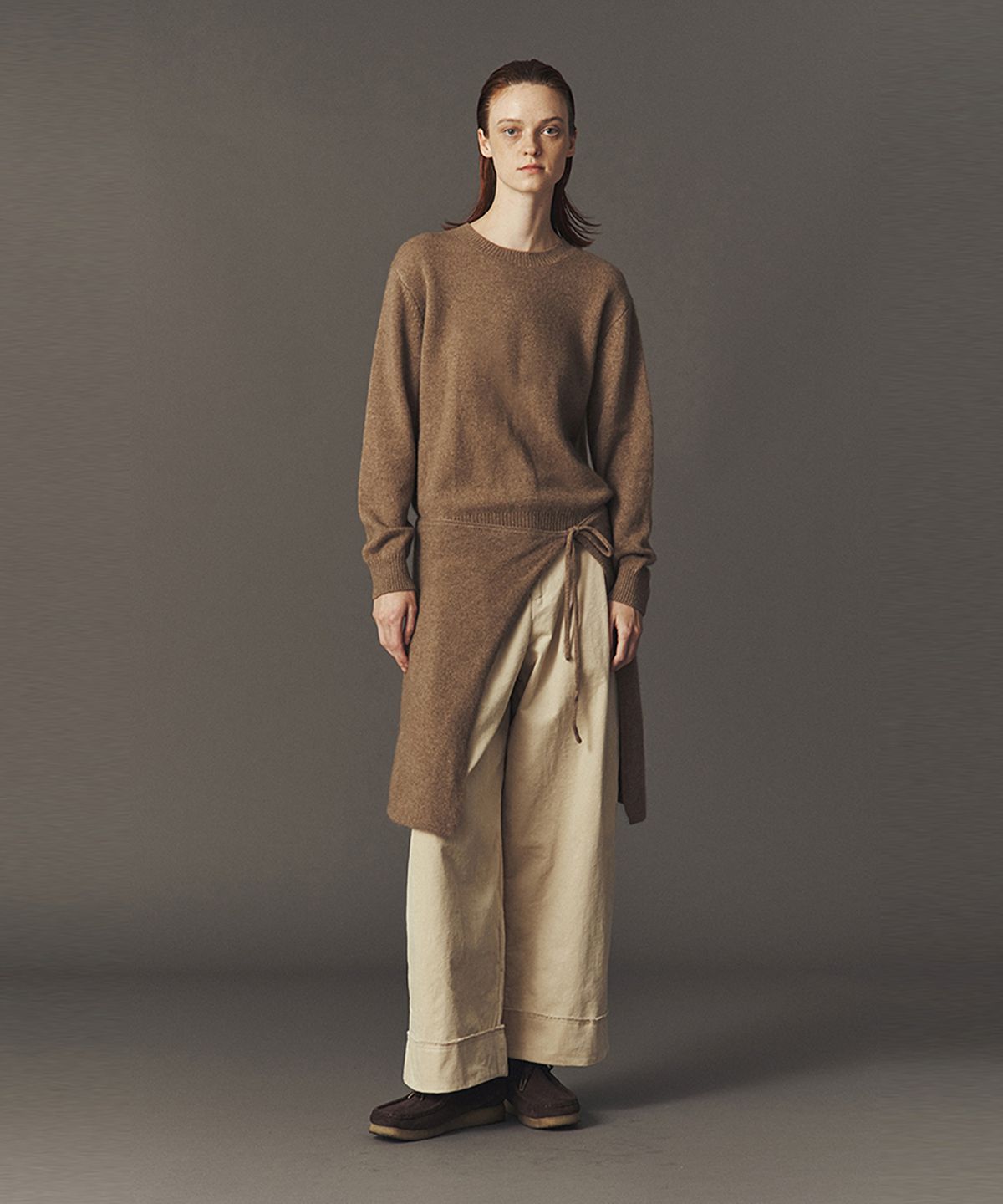 아위(AHWE) WOOL BLEND KNIT WRAP_BEIGE