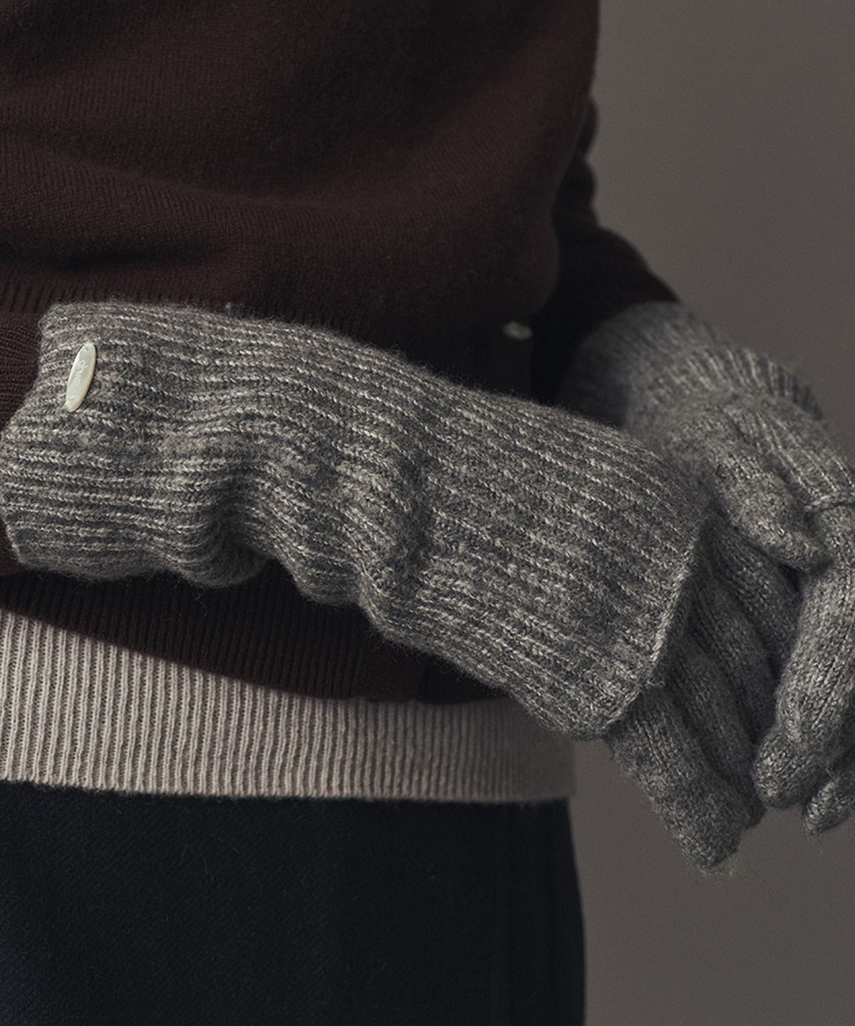 아위(AHWE) WOOL KNIT GLOVES_MISTY GREY