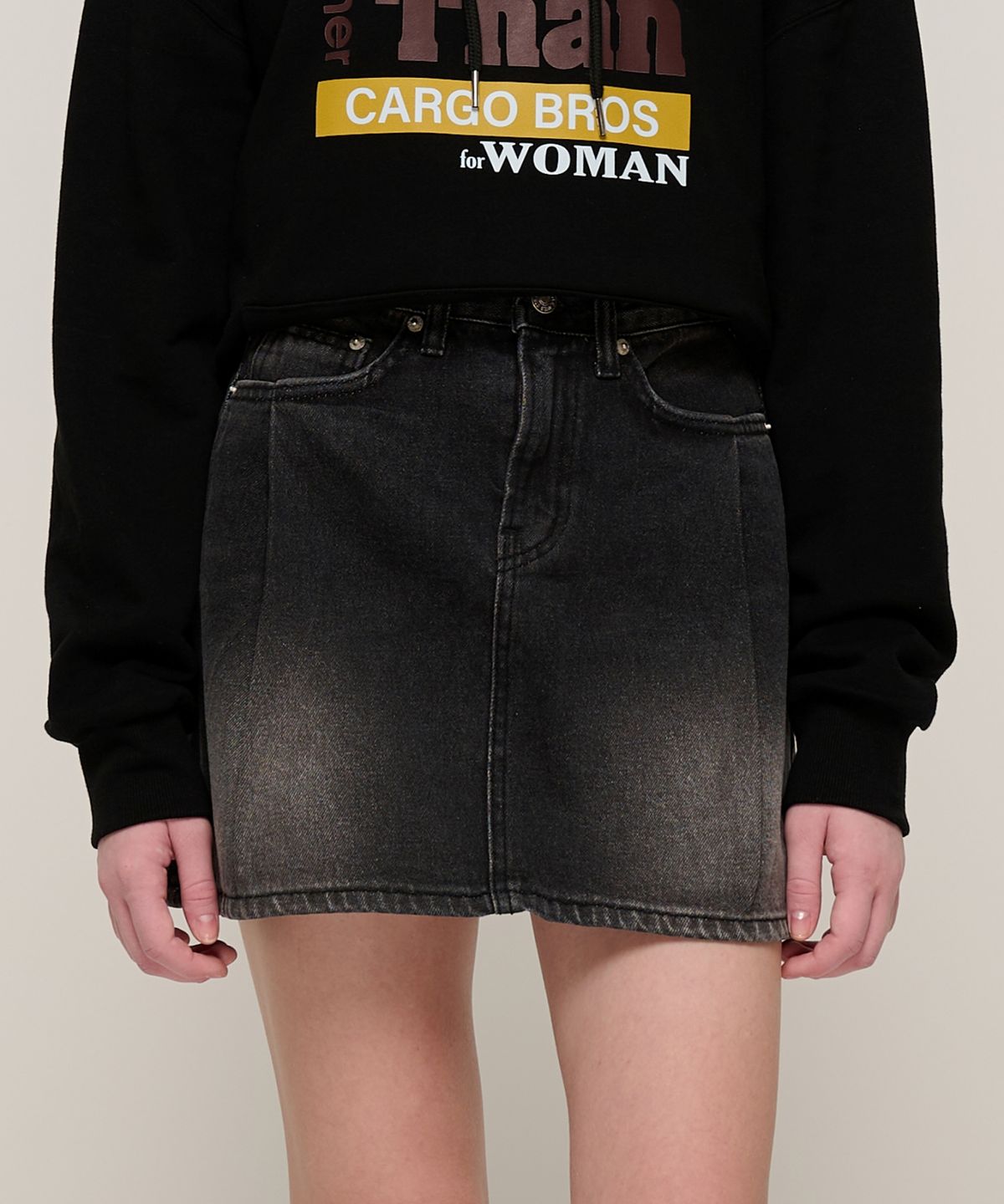카고브로스 포 우먼(CARGOBROS FOR WOMAN) 벌룬핏 데님 유니크 미니 스커트 (흑청)