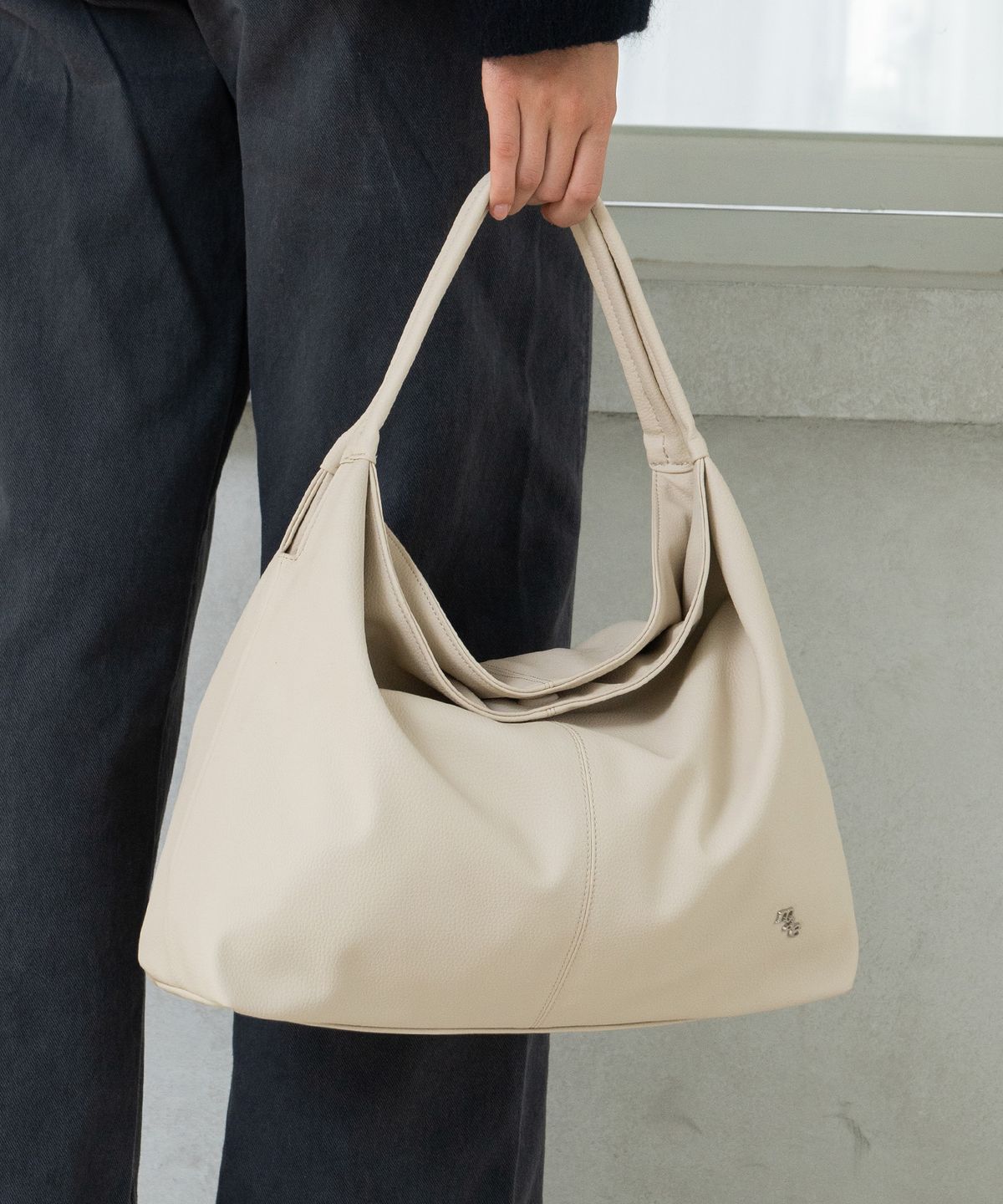 무쿠앤에보니(MUCU AND EBONY) Ballon Bag _ Oatmeal