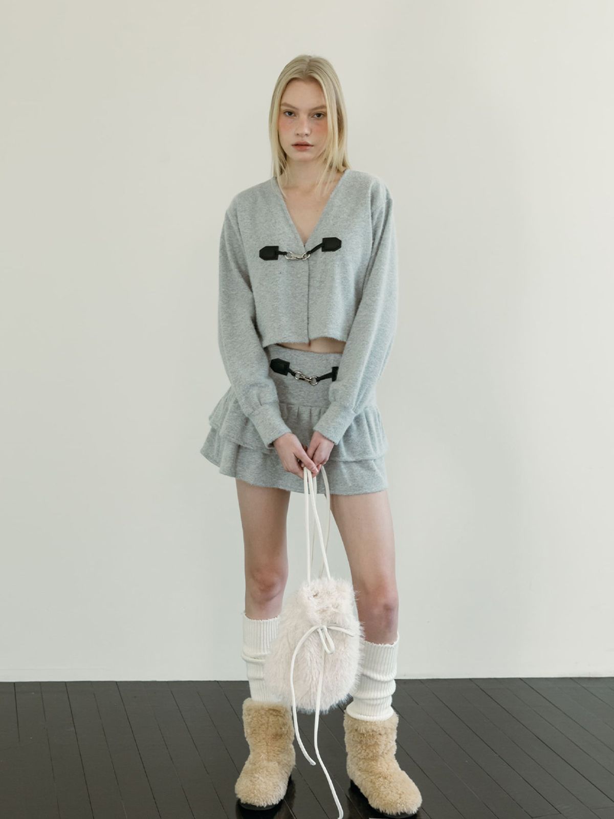 모이페어(MOIFAIRE) BUCKLE SNOWFLAKE CARDIGAN SET / GREY