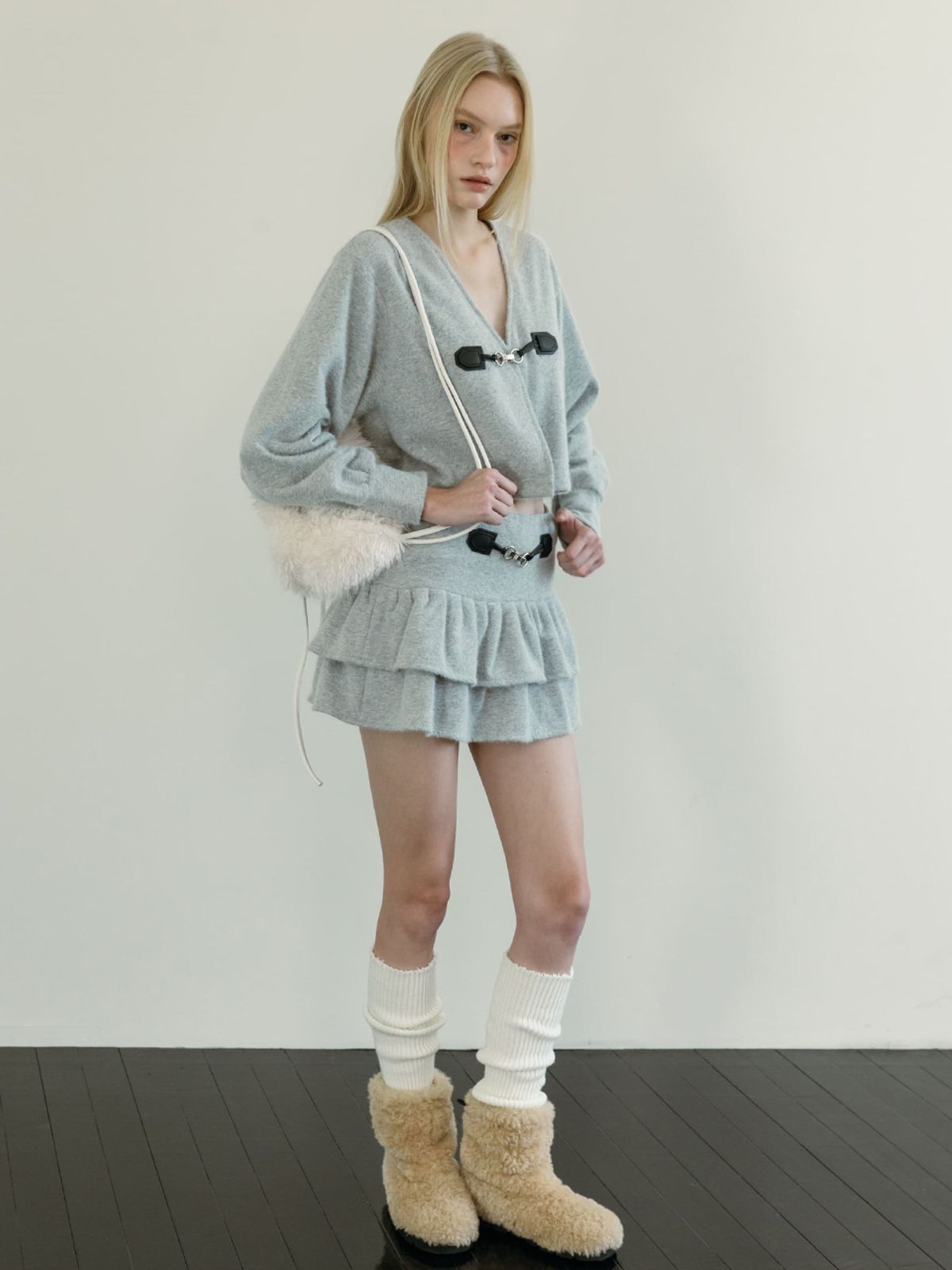 모이페어(MOIFAIRE) BUCKLE SNOWFLAKE CARDIGAN SET / GREY
