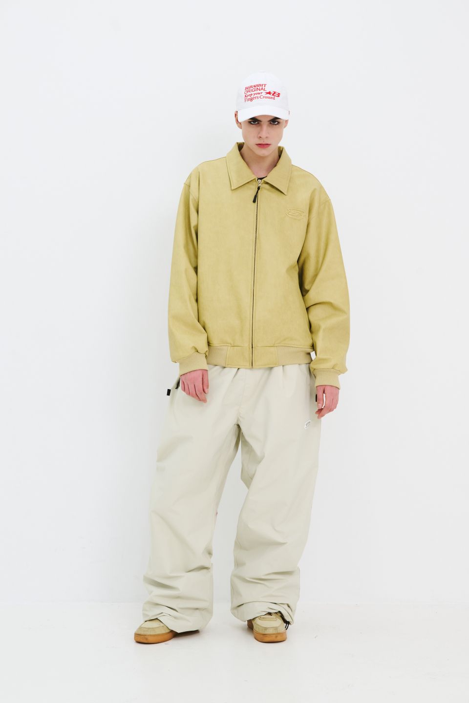 MUSINSA | BSRABBIT Classic Wide Track Pants Cream