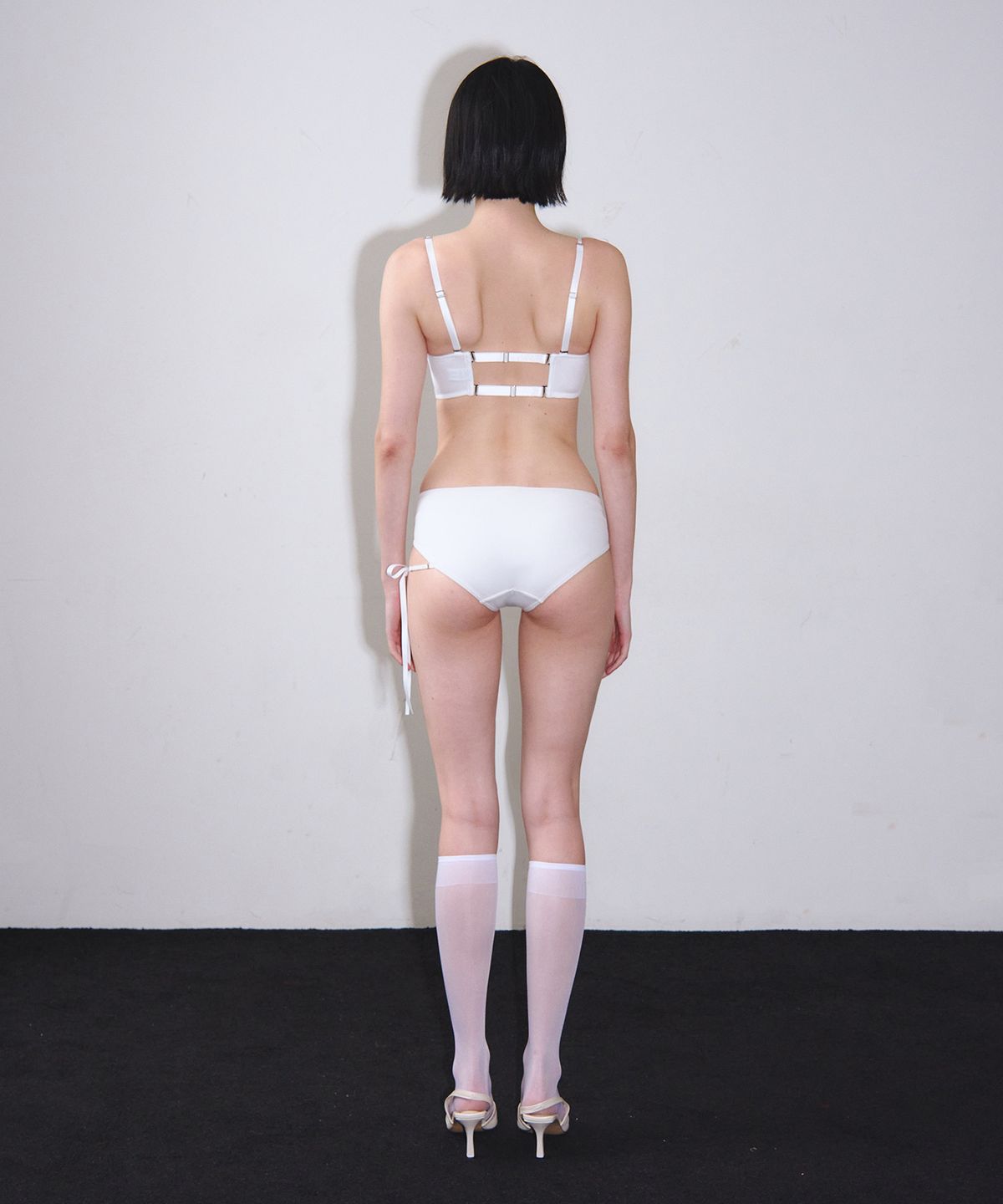 비나제이(VINAJ) N 체인 리본 반컵 비키니브라 (White)