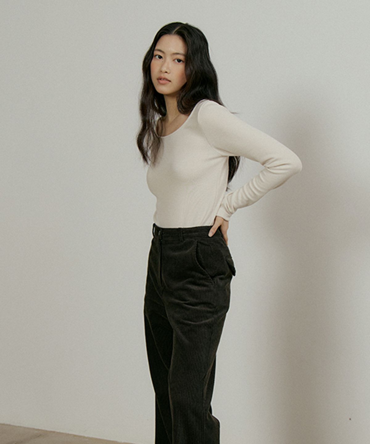 링서울(LINGSEOUL) essential boat neck top-cream