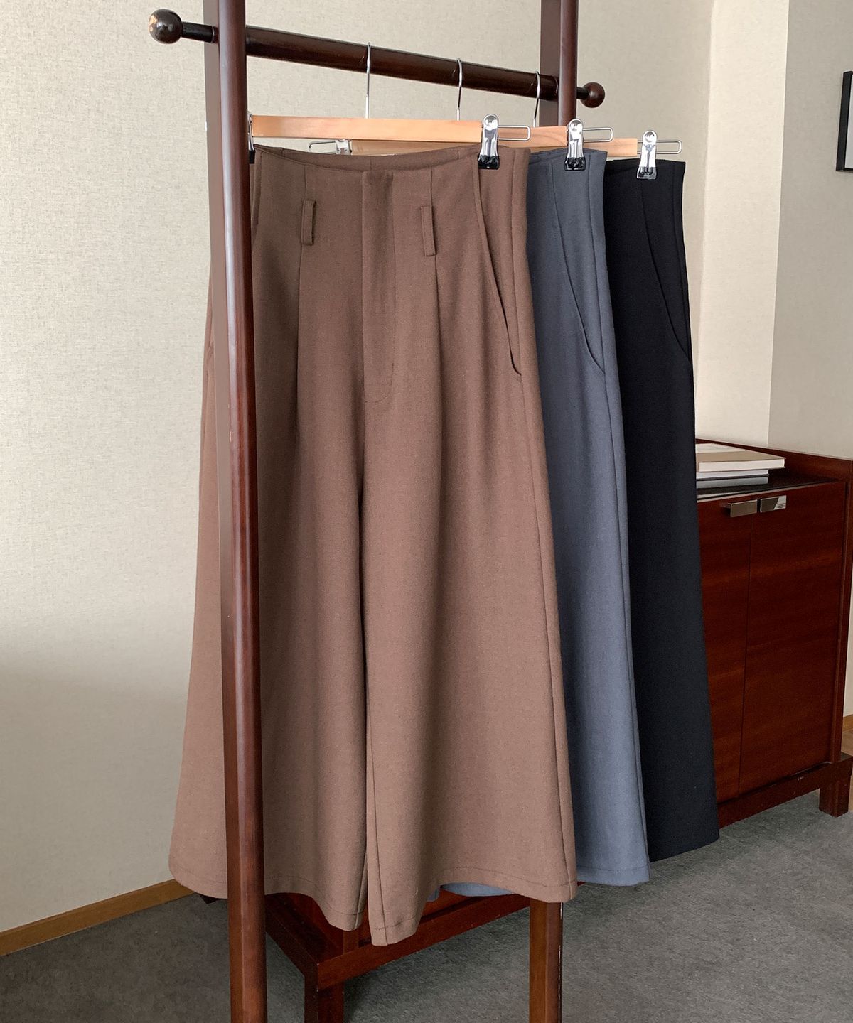 바스카라(VASCARA) Bermuda Pintuck Cropped Pants (3colors)