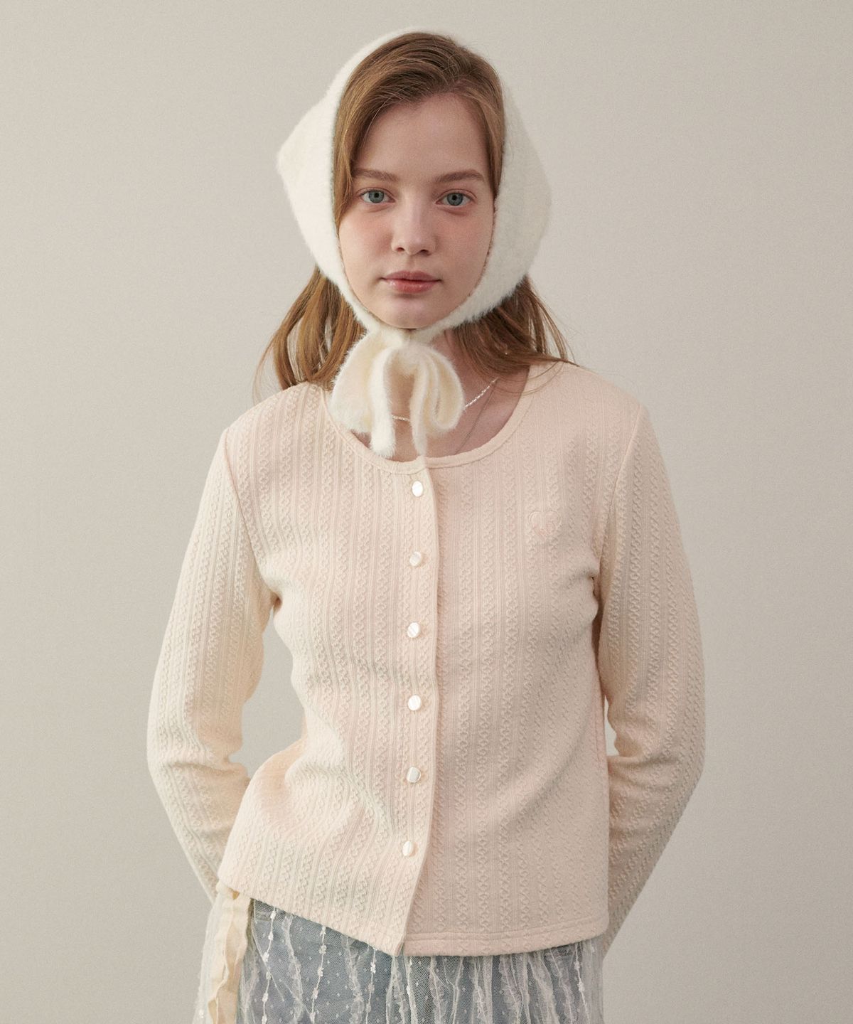 루루슈(LULUCHOU) Twist Cardigan - SOFT CREAM